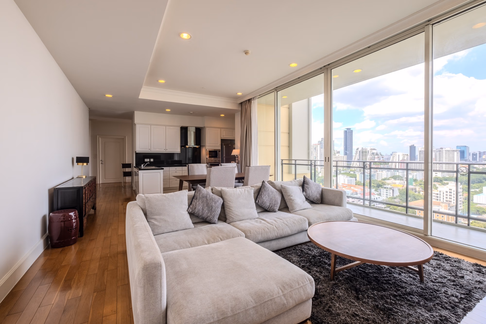 Condo - Image 1