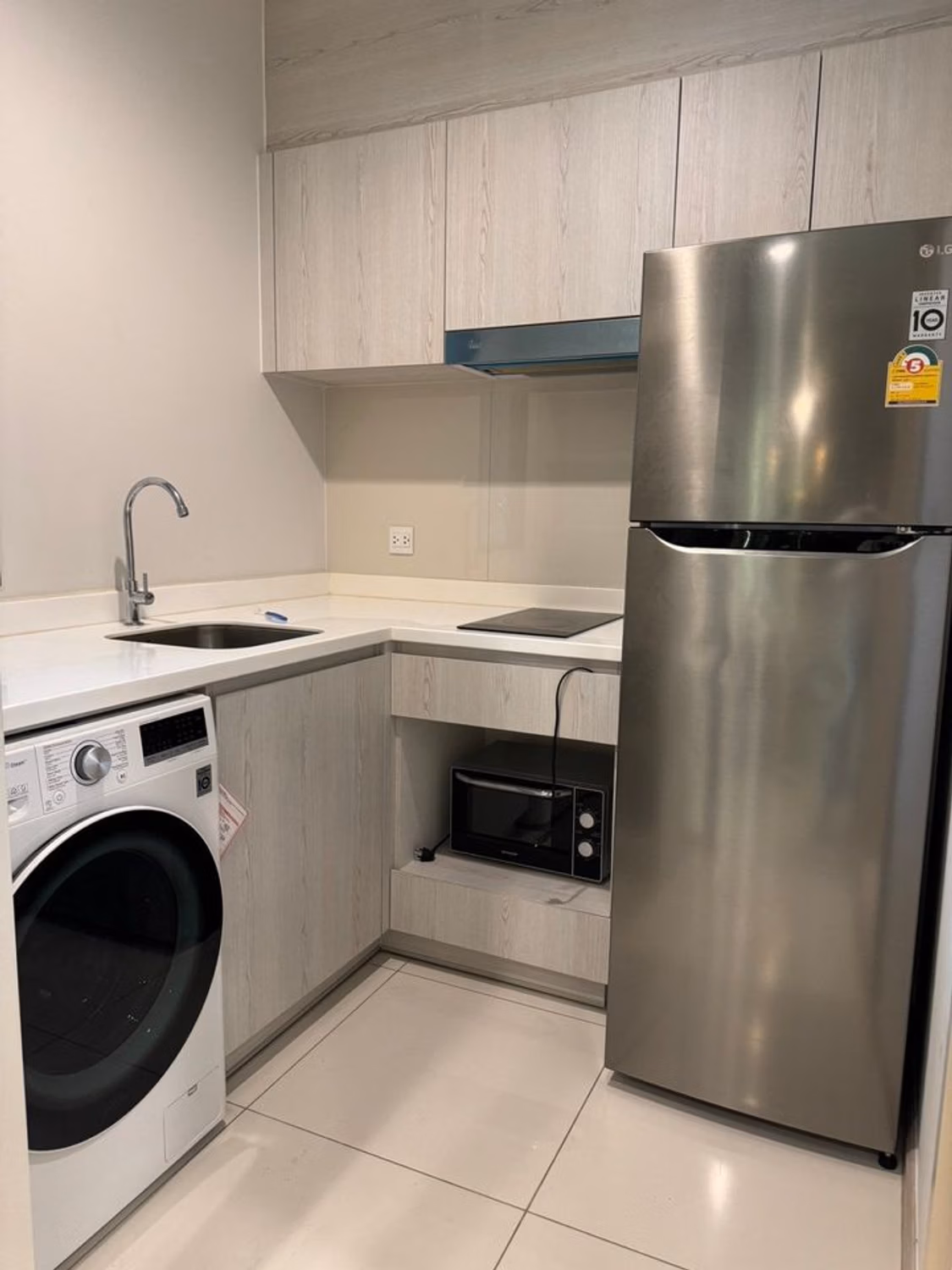 1 Bed Condo for Rent  Near Phloen Chit BTS - Image 7