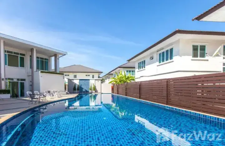 4 Bedroom House - Image 27