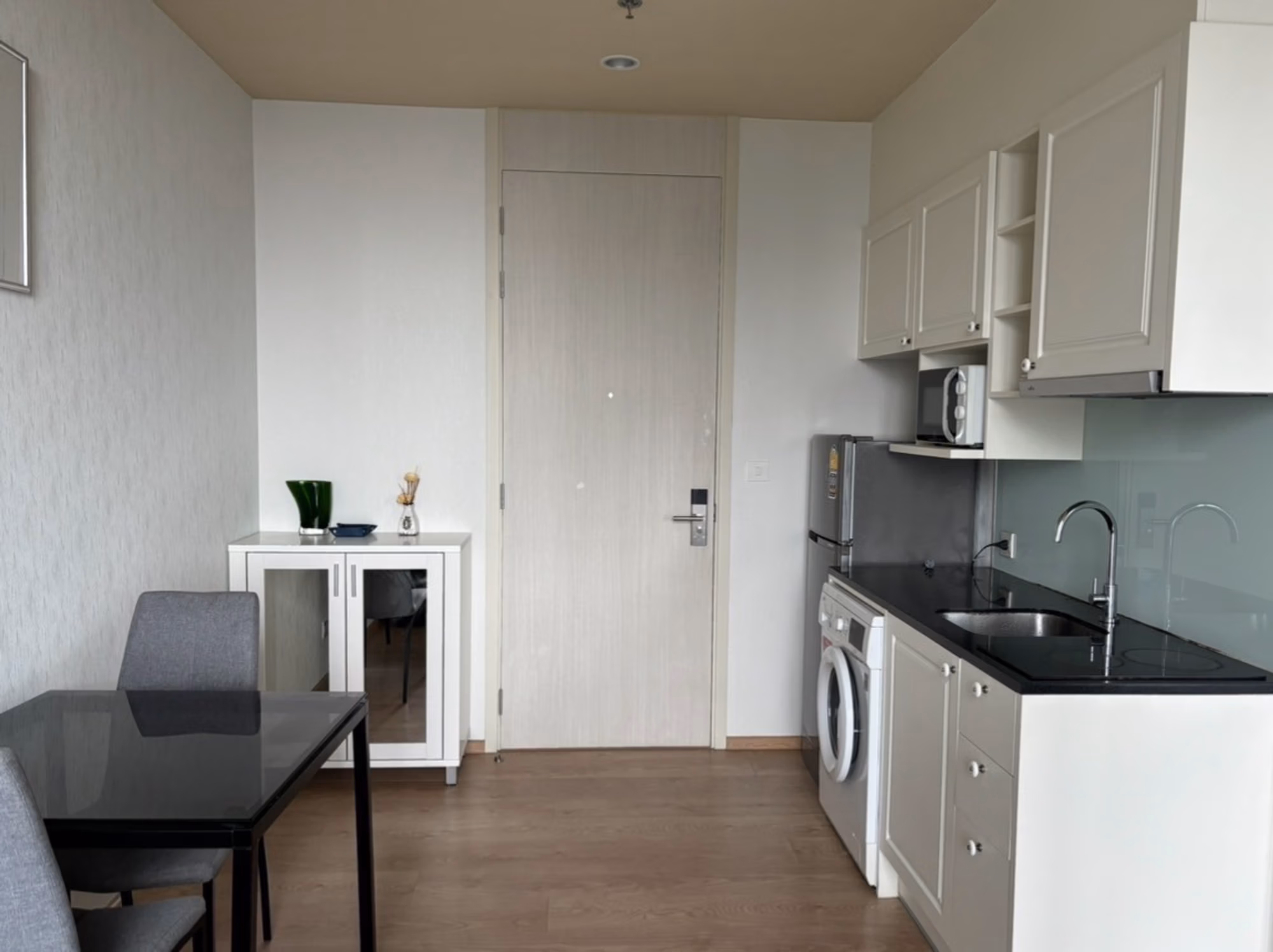 1 Bed Condo for Rent in Watthana - Image 2