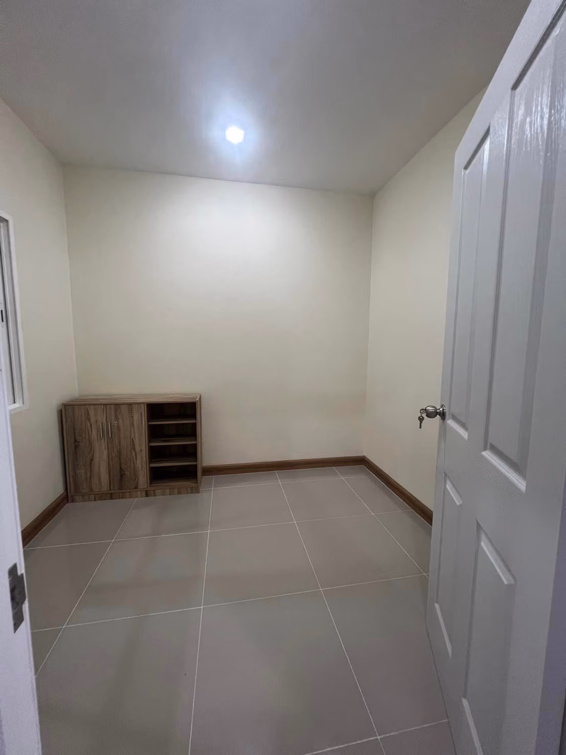 Townhouse for Rent at Golden Town RuamChok - Image 10