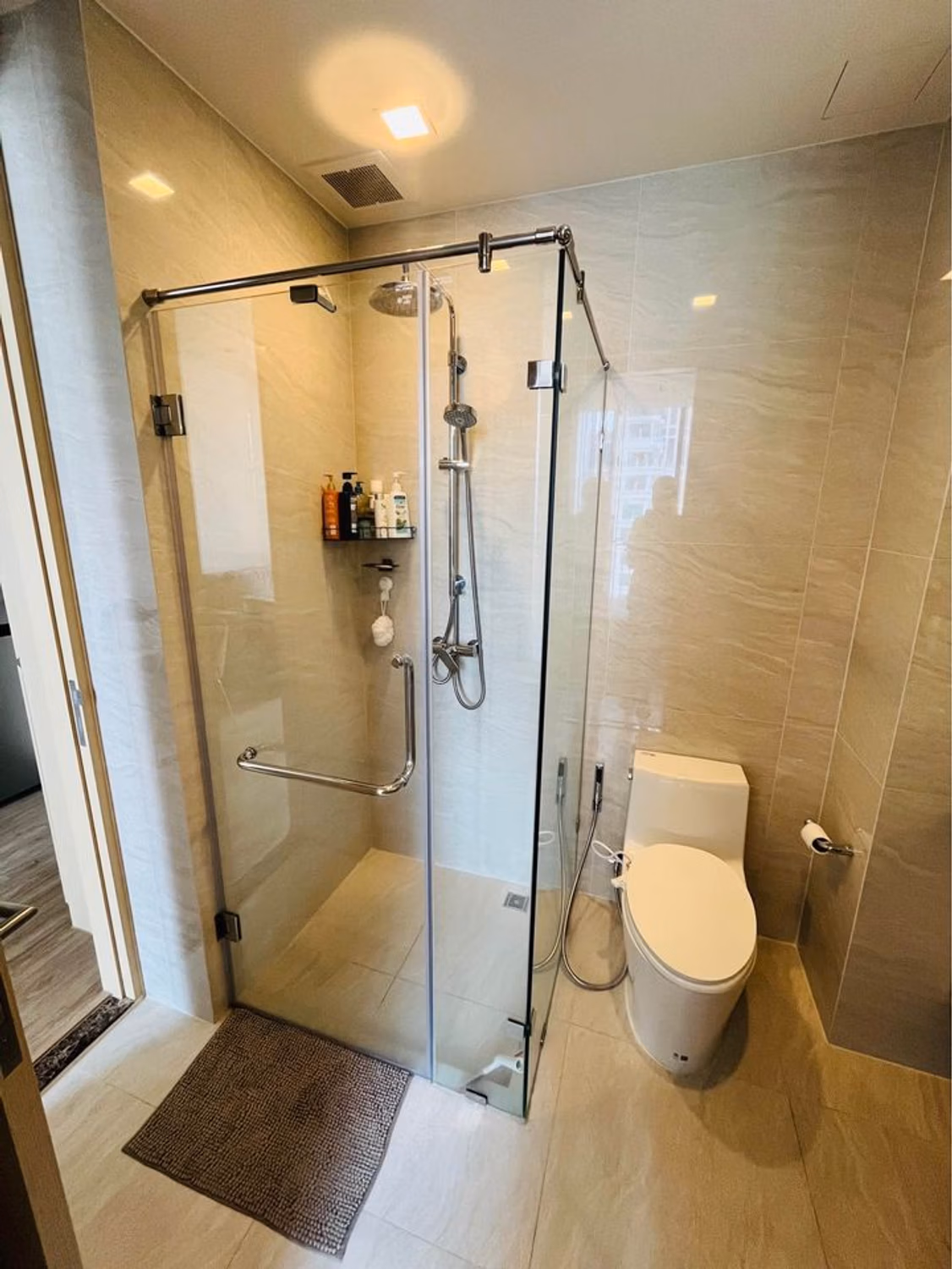 Condo for Rent at Noble State 39 - Image 9