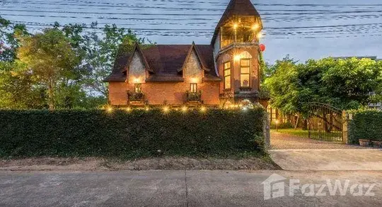 4 Bedroom House - Image 34