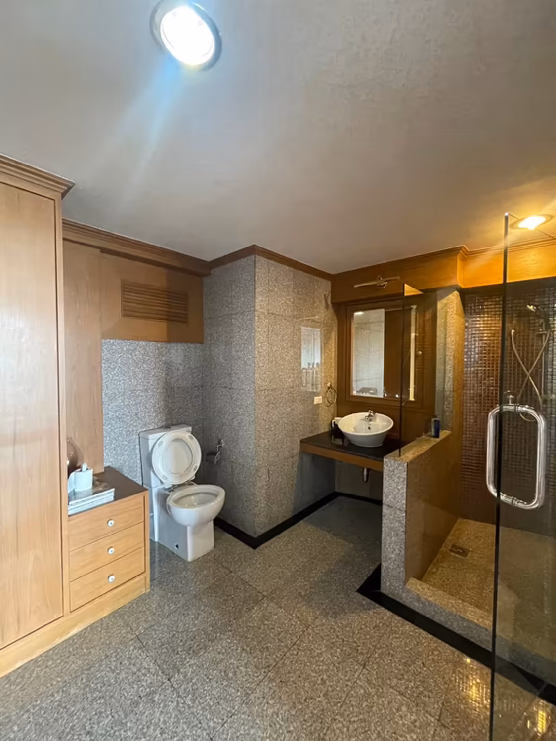 1 Bedroom Condo - Image 6