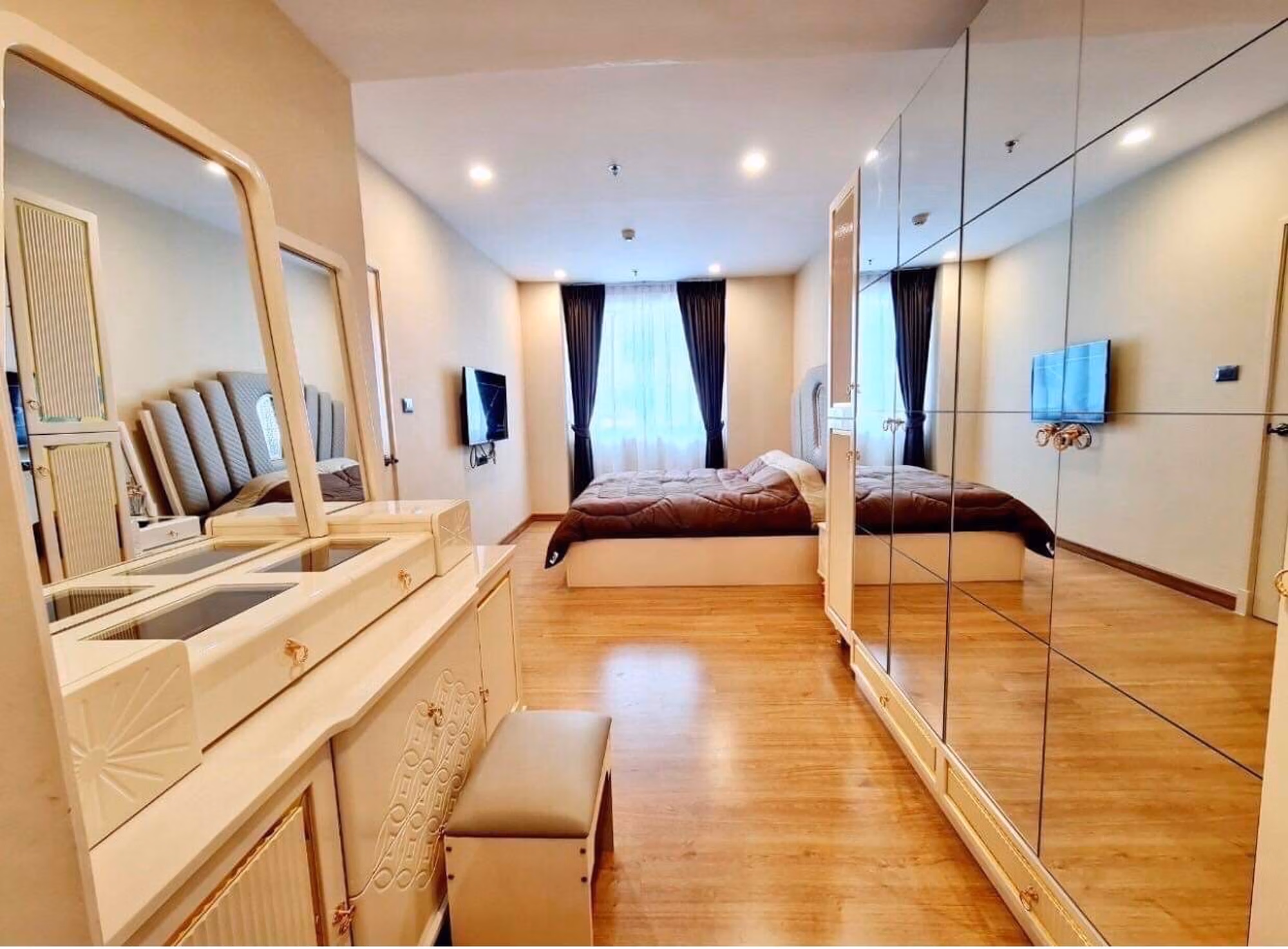 1 Bed Condo for Rent  Near Thailand Cultural Centre MRT - Image 6
