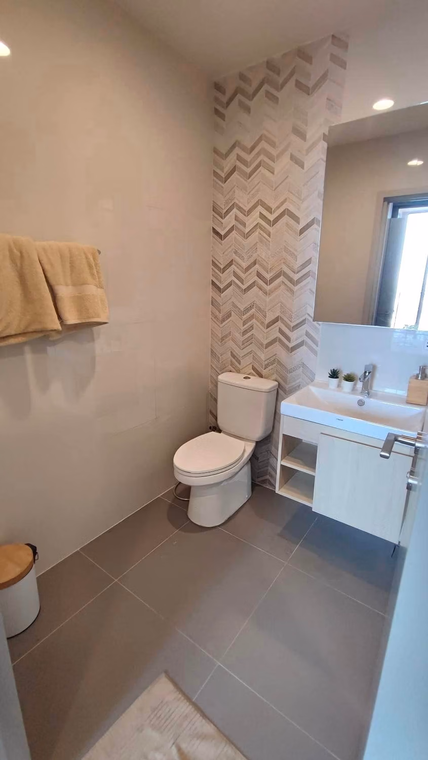1 Bed Condo for Sale in Khlong Toei - Image 4