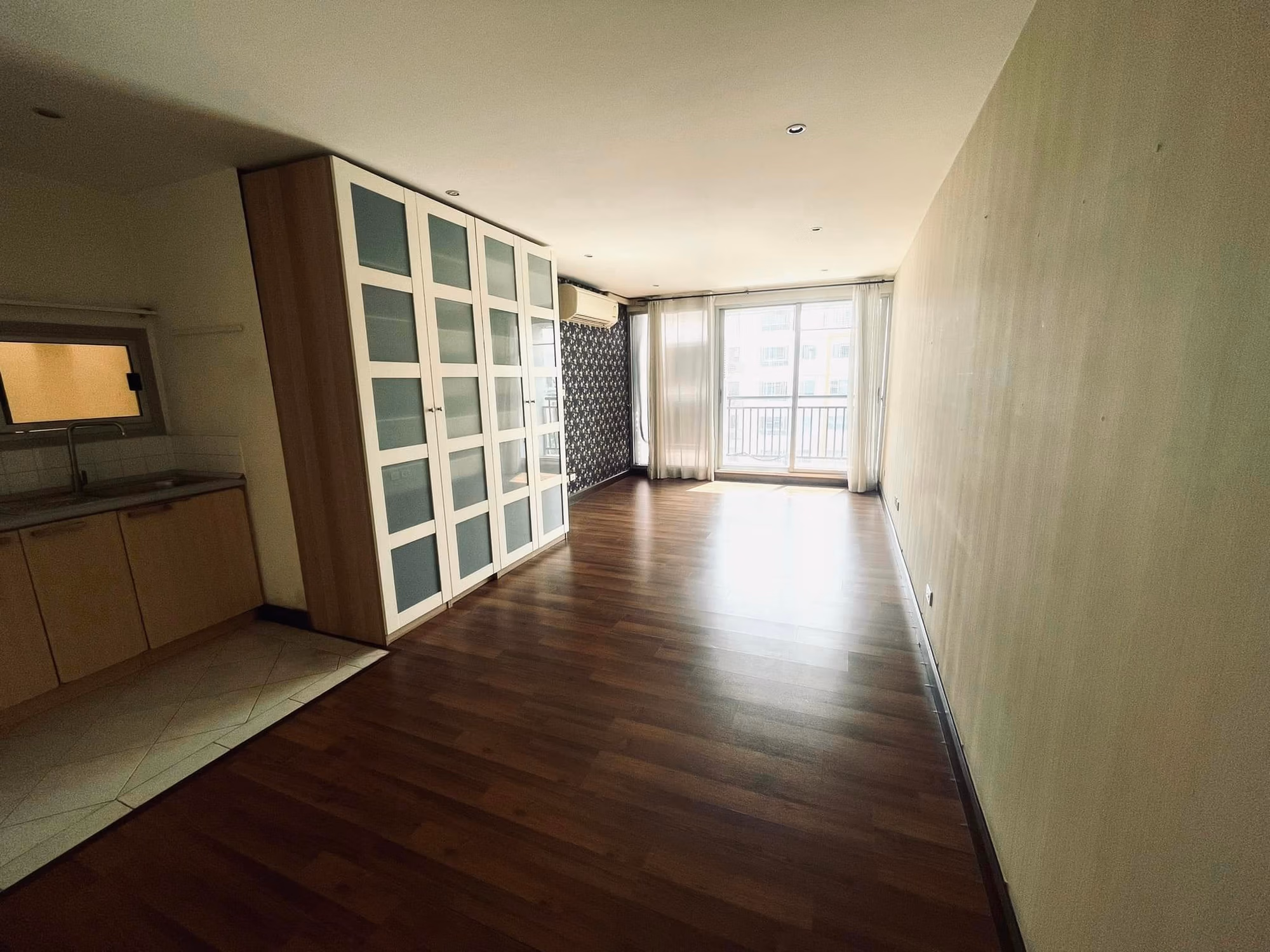 Condo - Image 6