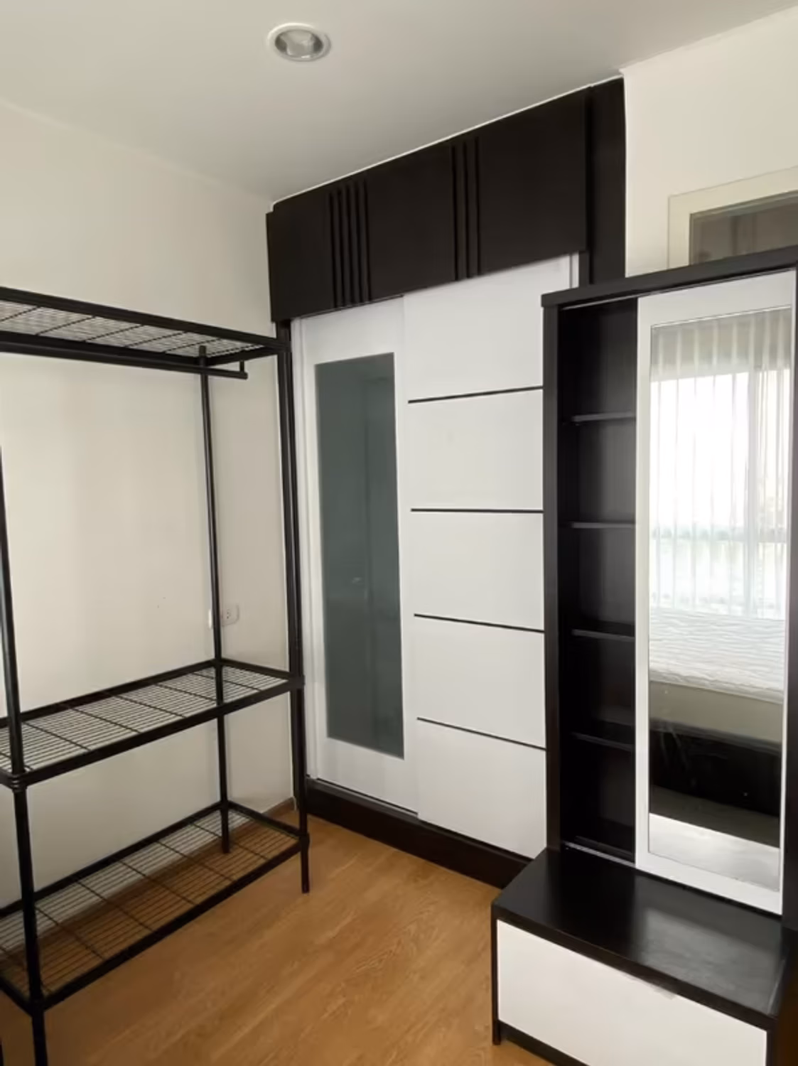 Condo - Image 7