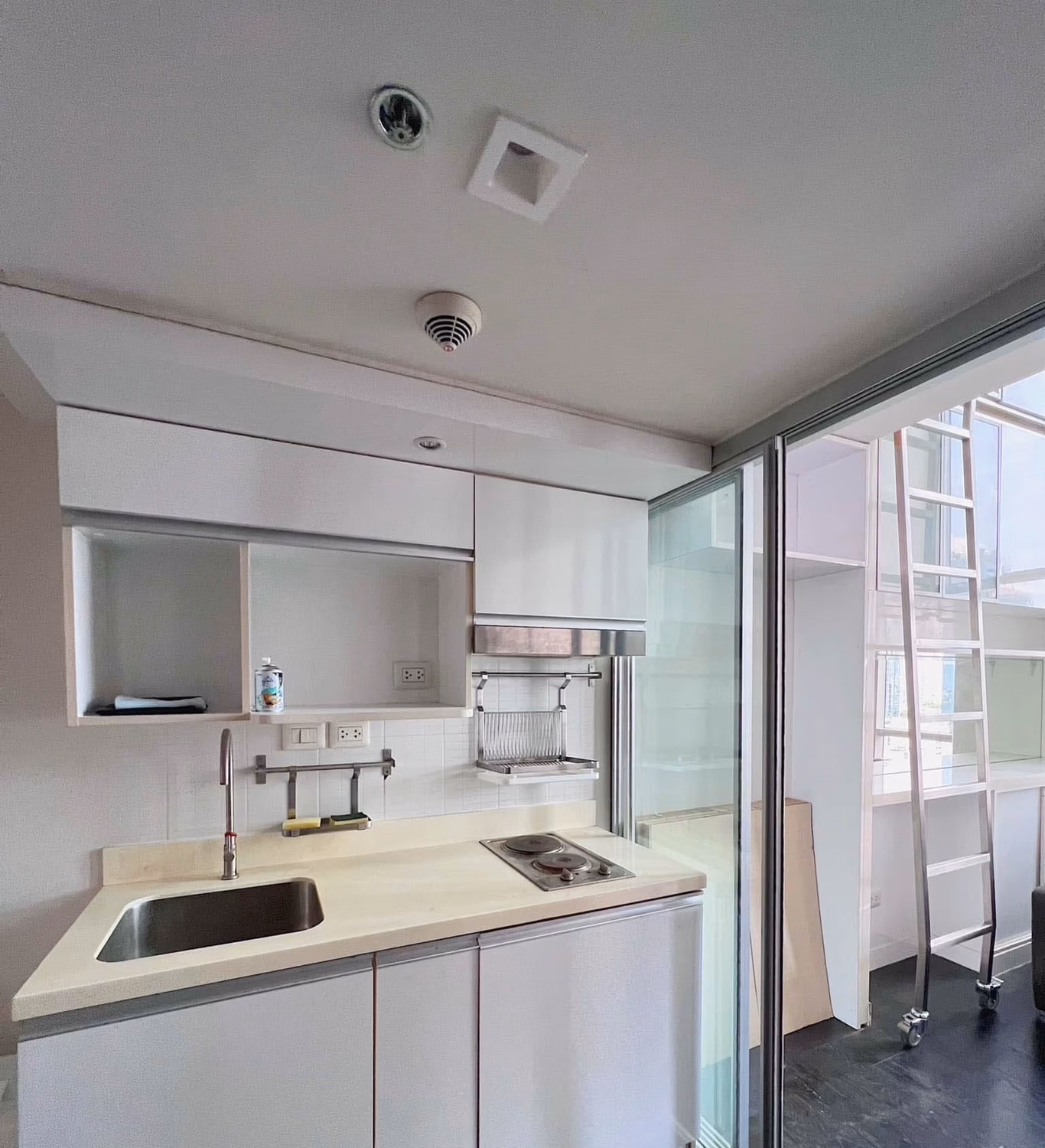 1 Bed Condo for Sale in Khlong Toei - Image 10