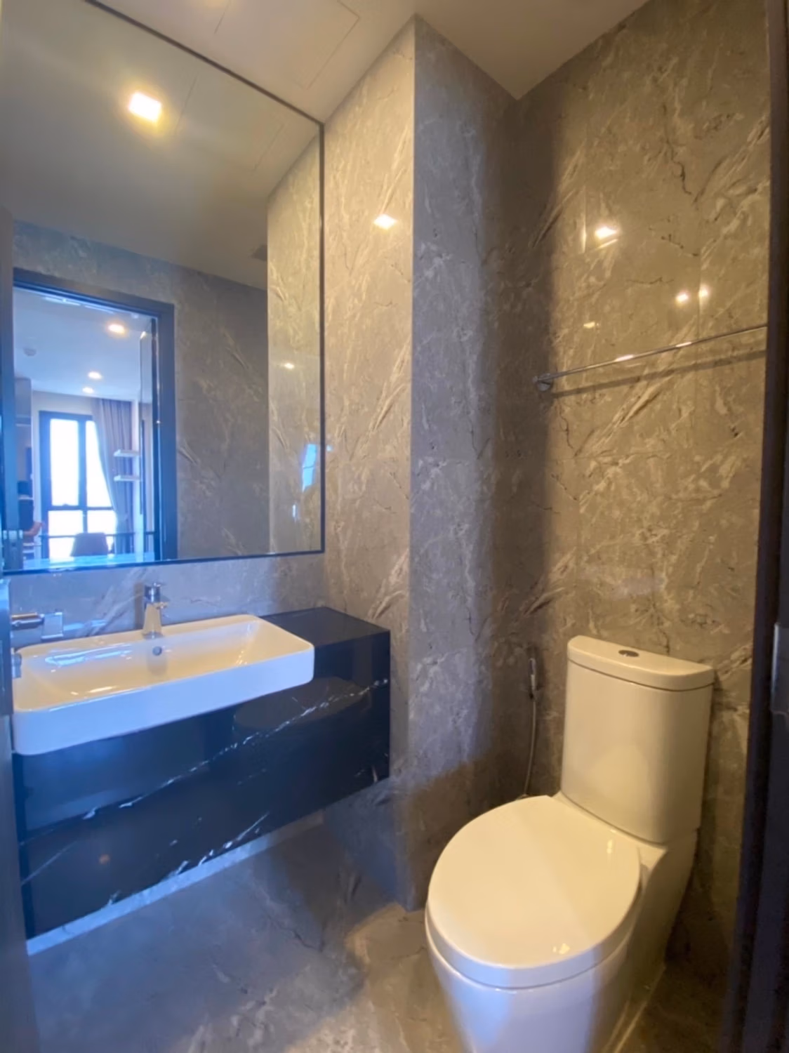 1 Bed Condo for Rent and Sale  Near Asok BTS - Image 4