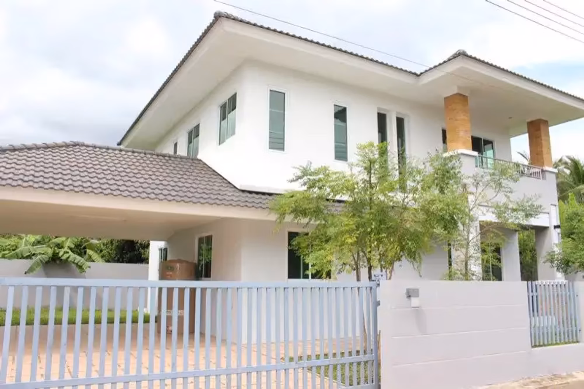 4 Bedroom House - Image 13