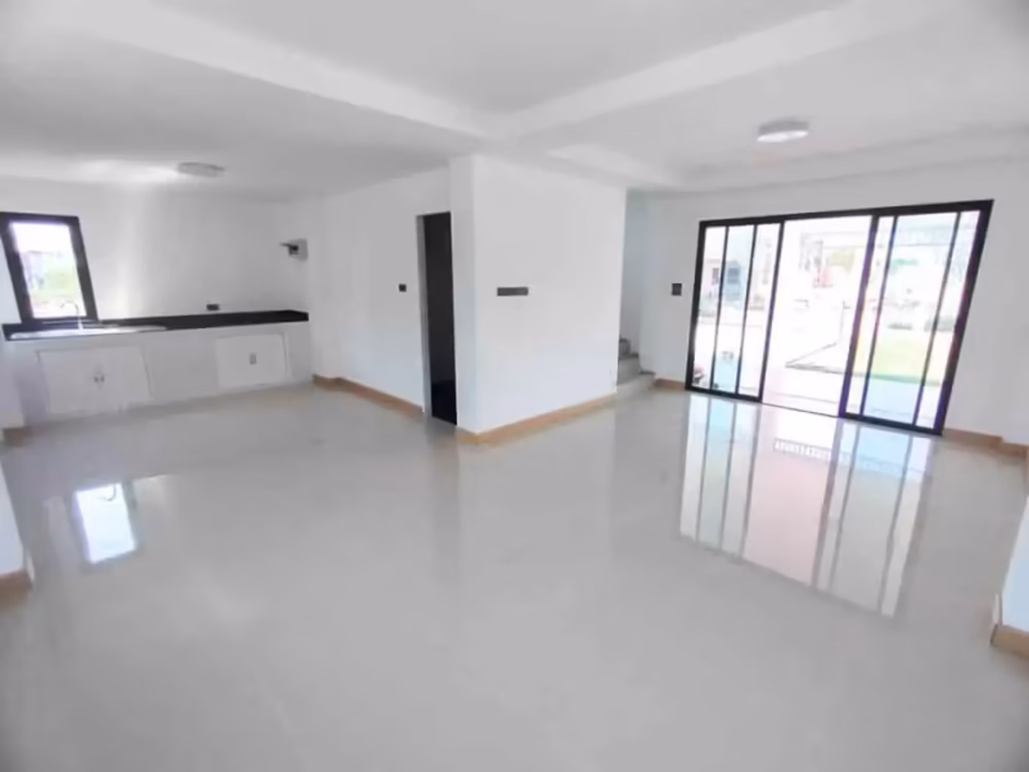 Studio for Sale in  - Image 3