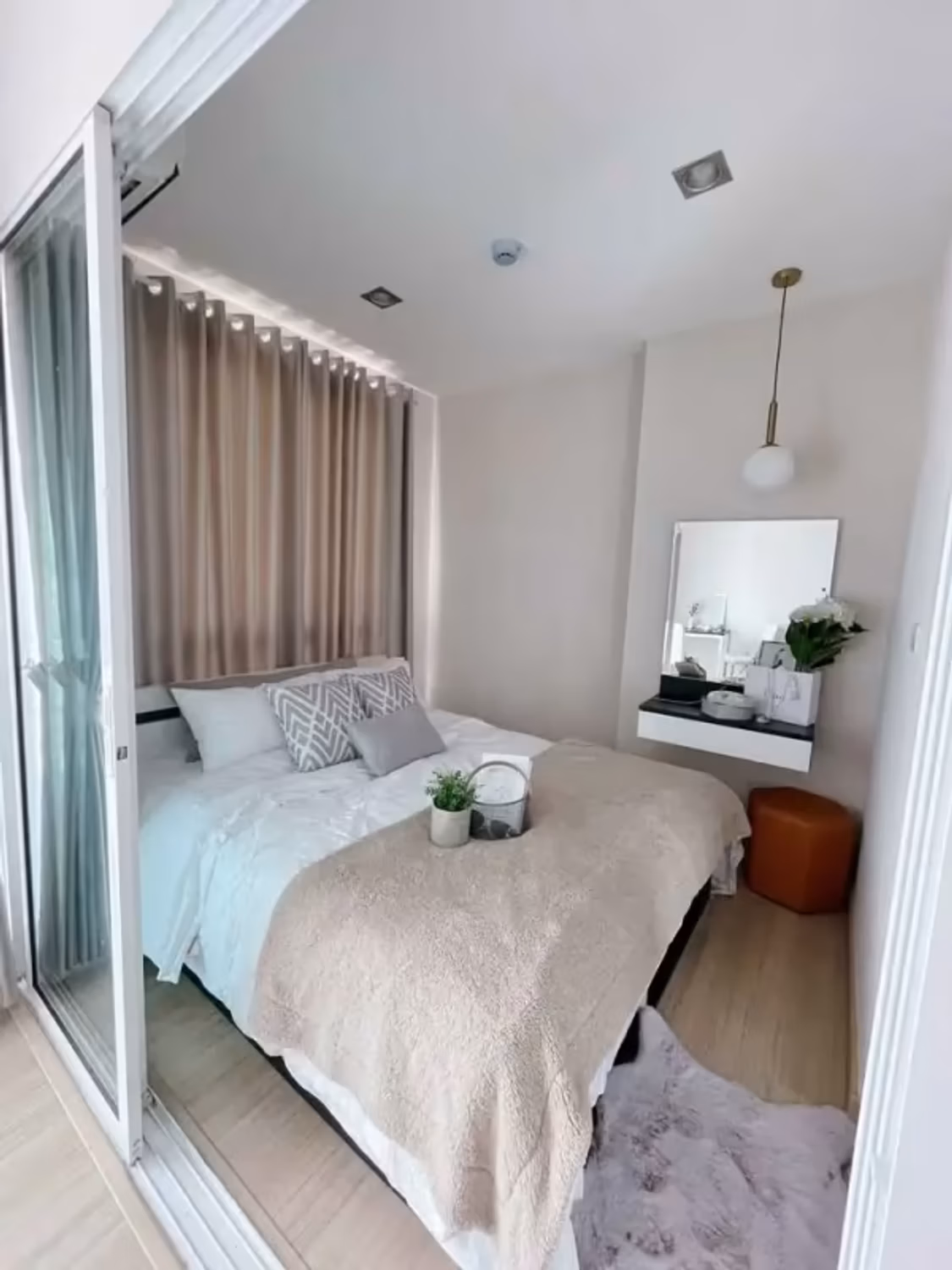 4 Bedroom Condo - Image 5