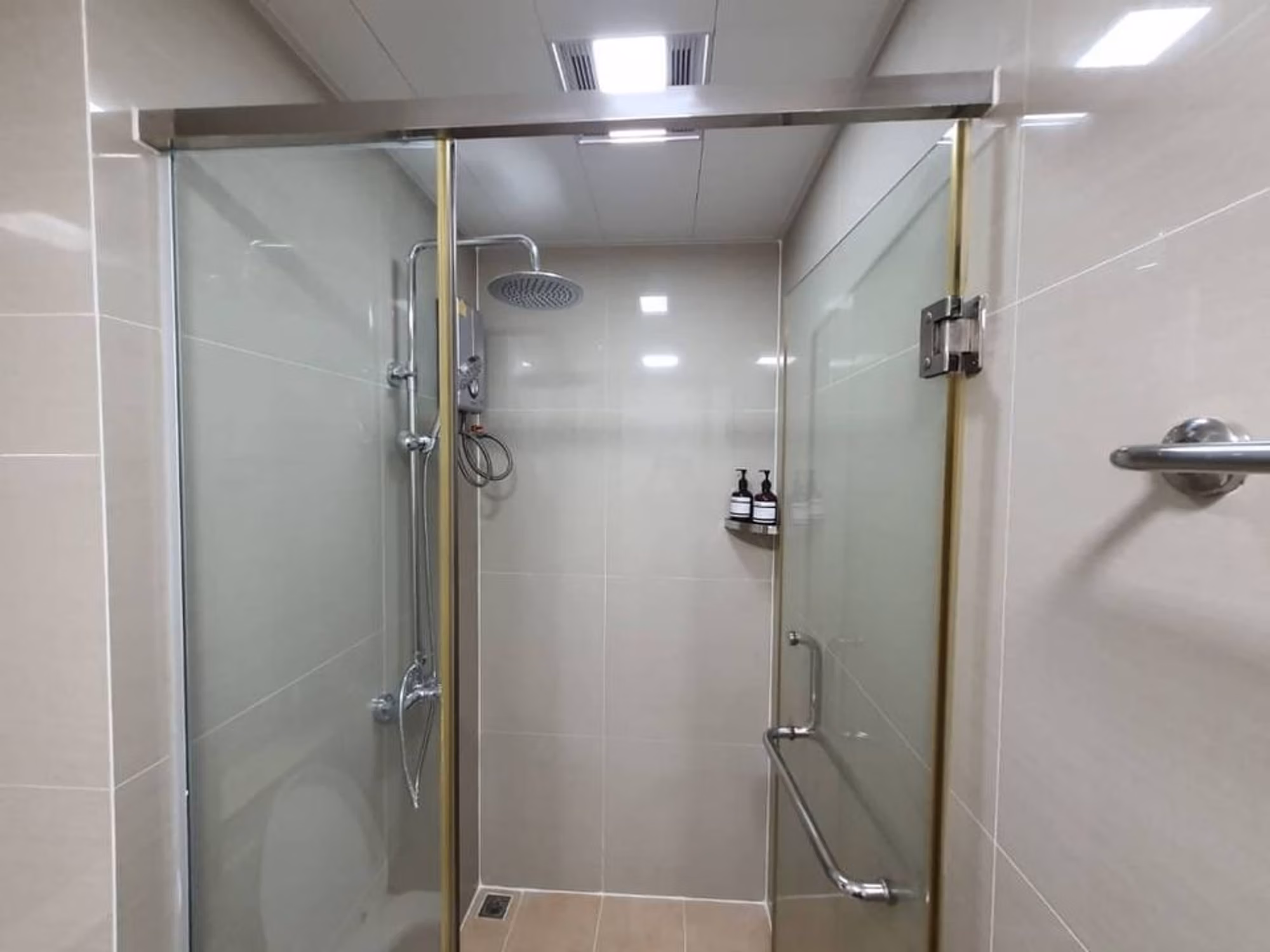 Condo for Sale at TC Green Condominium - Image 5