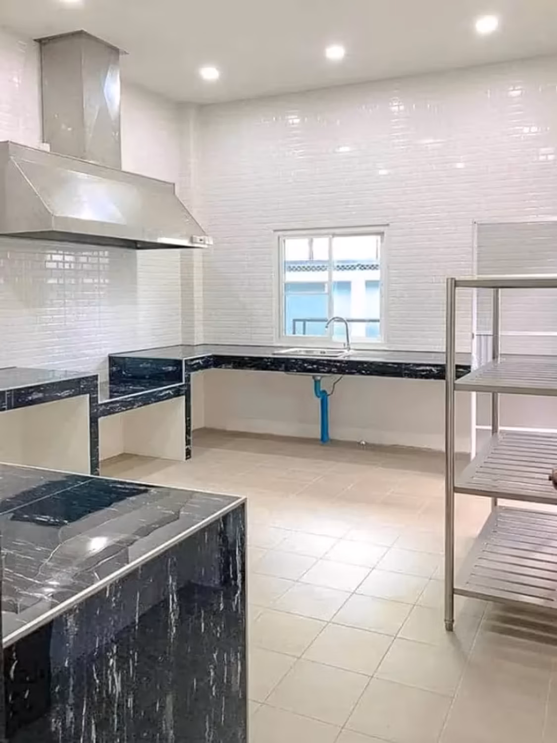 4 Bedroom House - Image 6