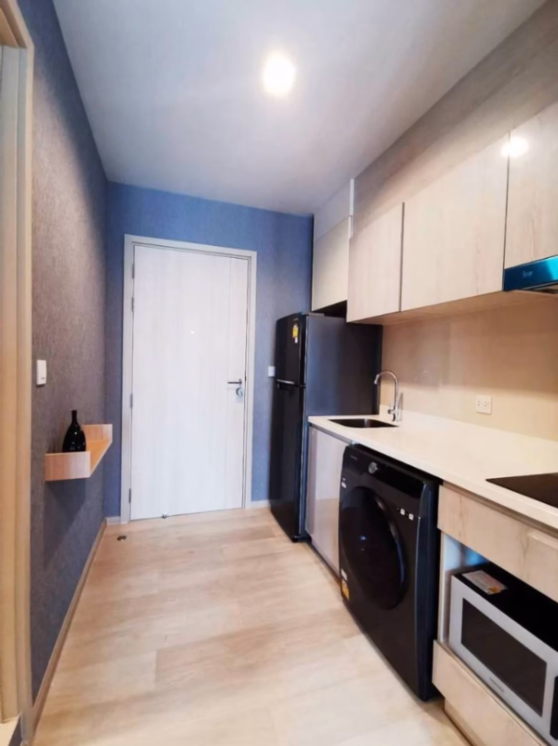 Studio Condo for Rent  Near Phloen Chit BTS - Image 6