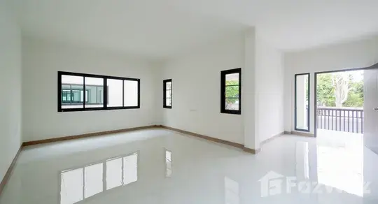Detached House - Image 18