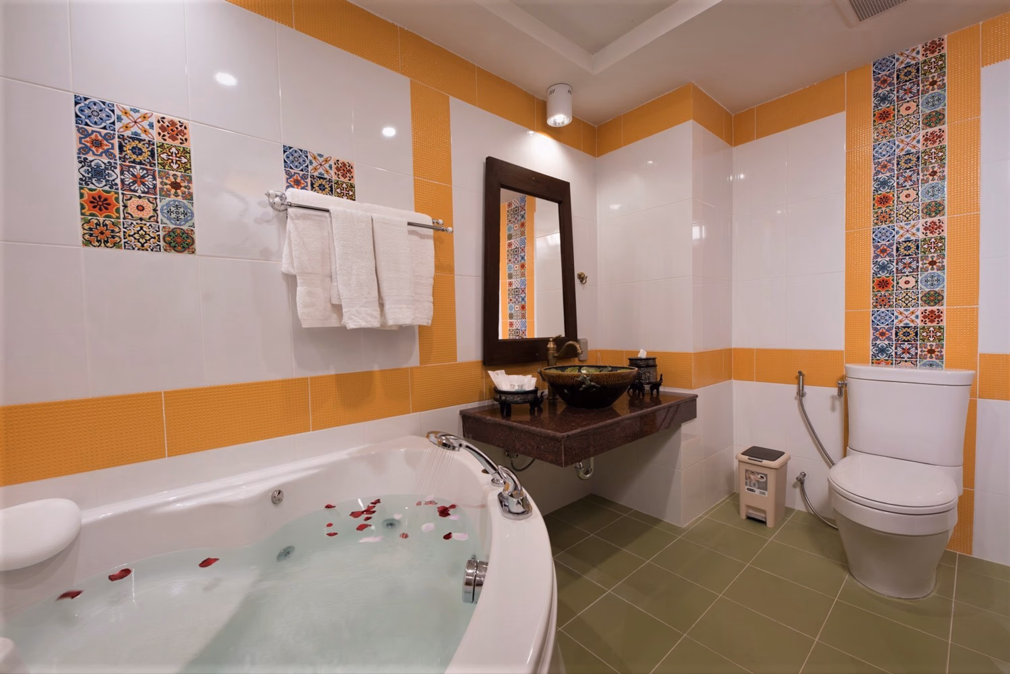 24 Bed Commercial for Sale in Mueang Chiang Mai District - Image 8