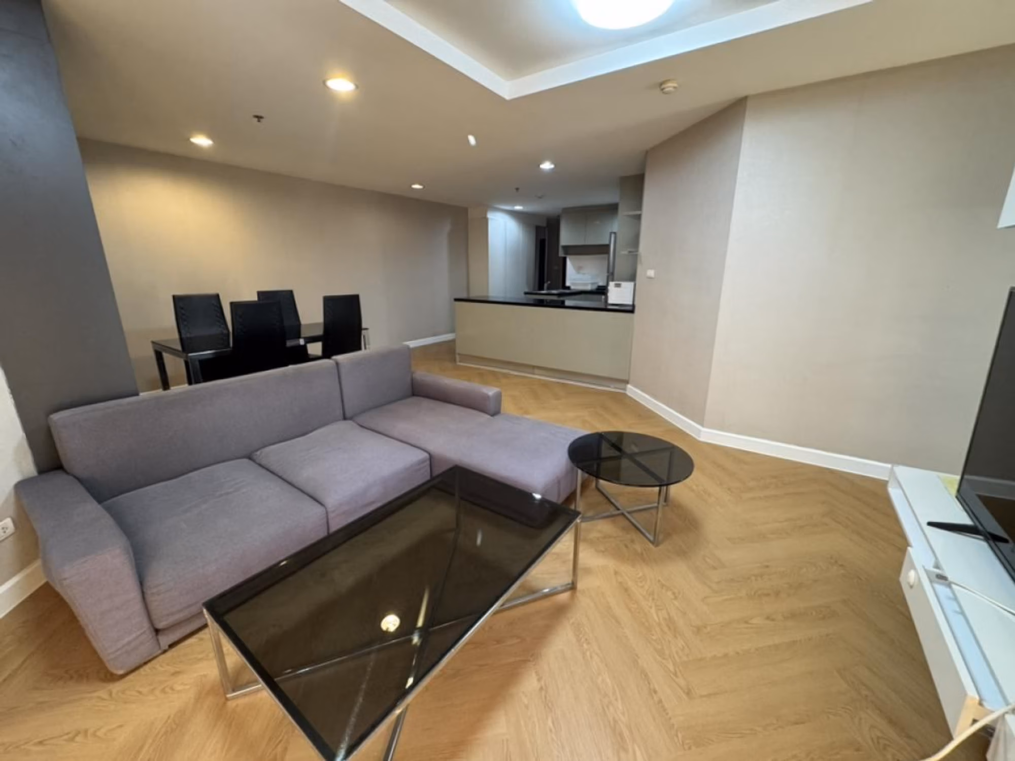 2 Bed Condo for Rent in Huai Khwang - Image 2