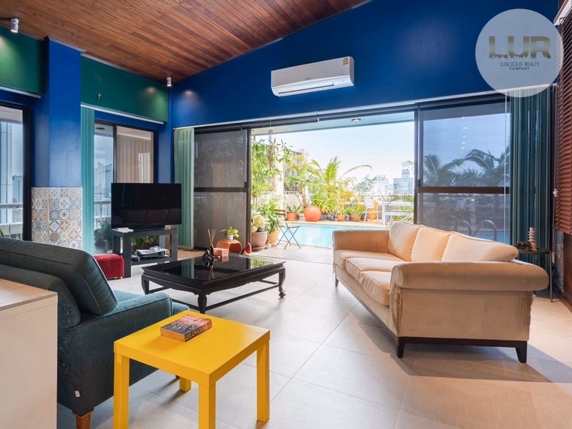 3 Bed Condo for Sale in Watthana - Image 2 3 Bed Condo for Sale in Watthana - Image 2