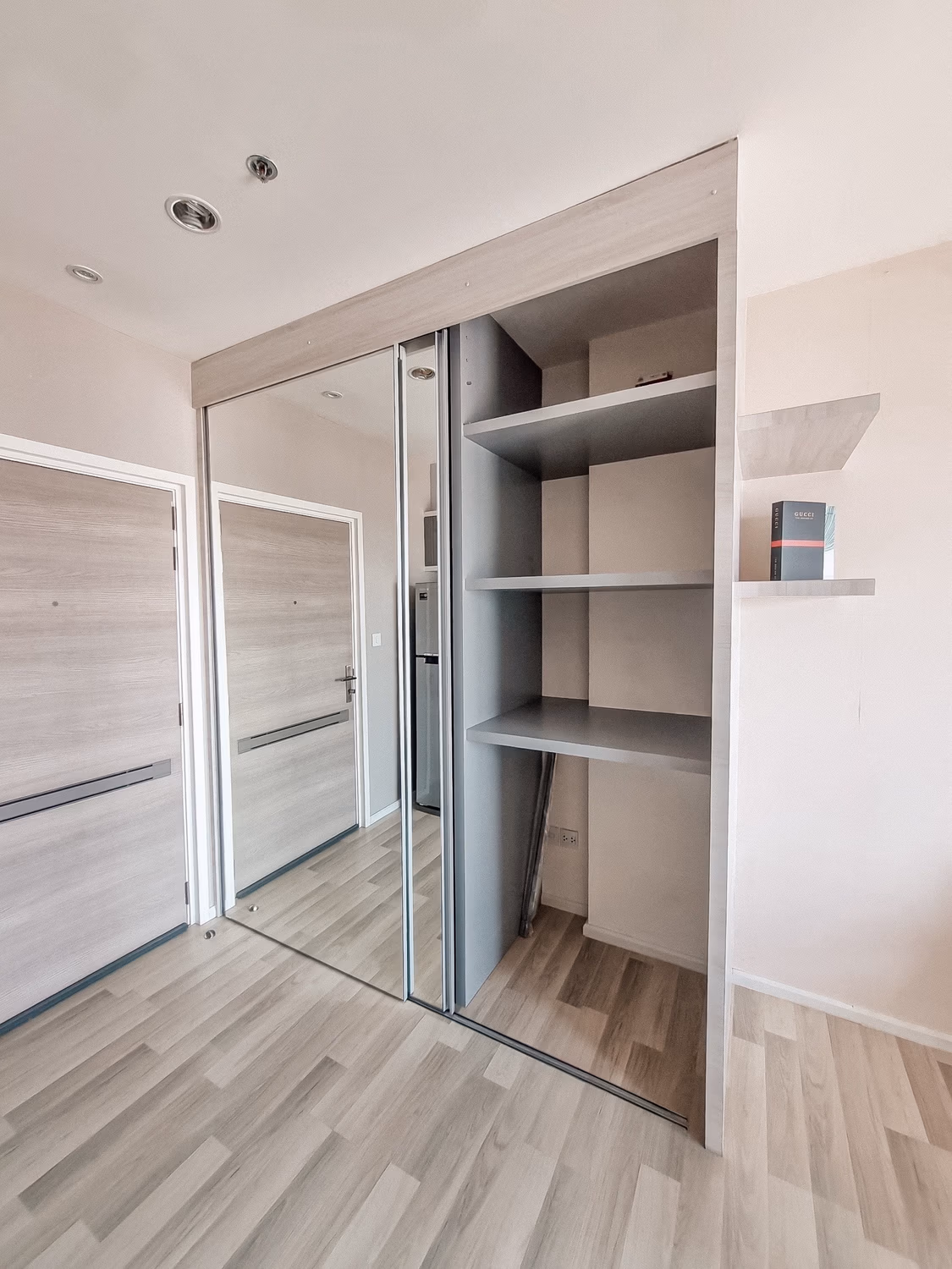 1 Bed Condo for Sale in Bang Kho Laem - Image 11