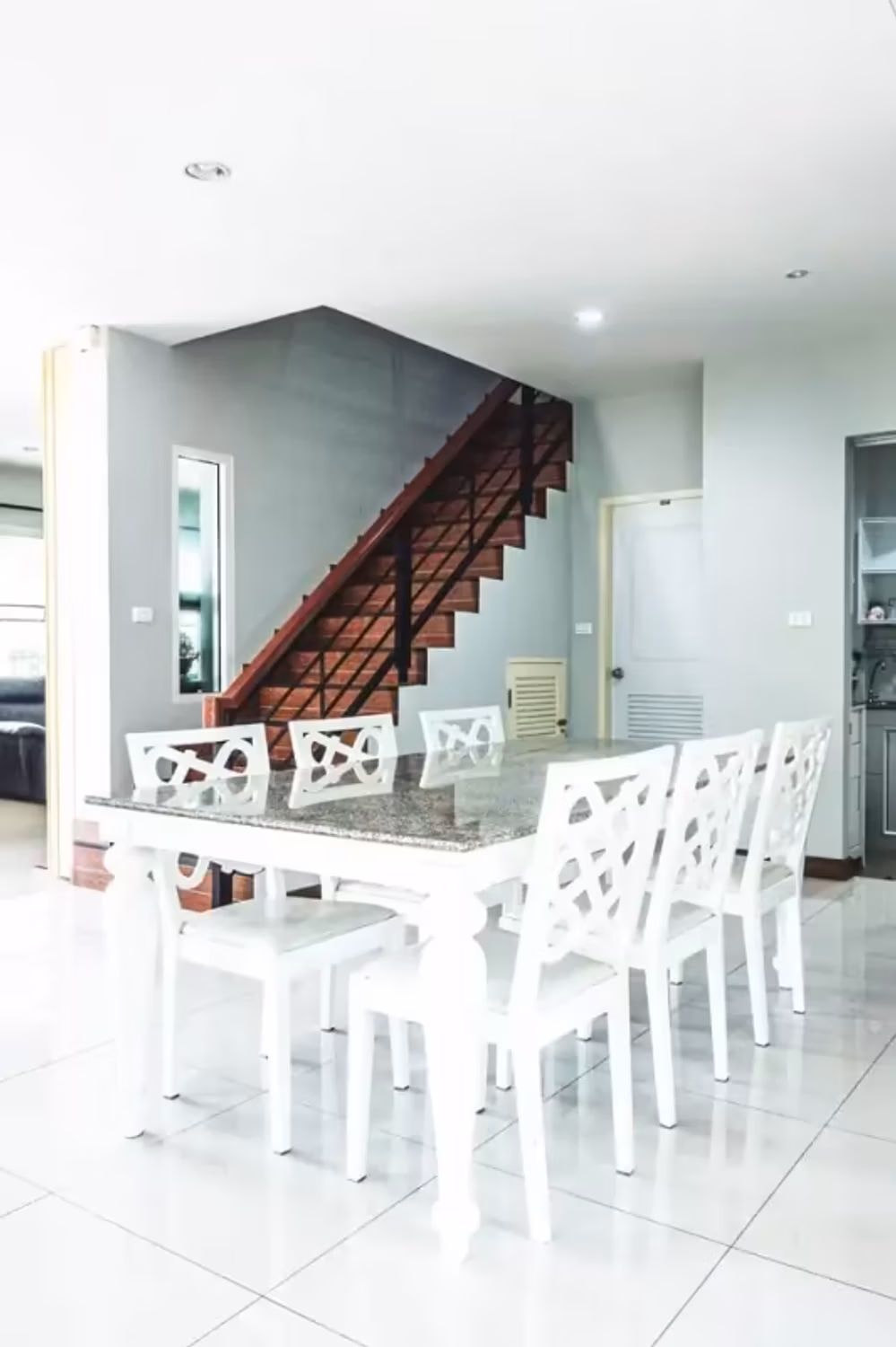 4 Bedroom House - Image 10