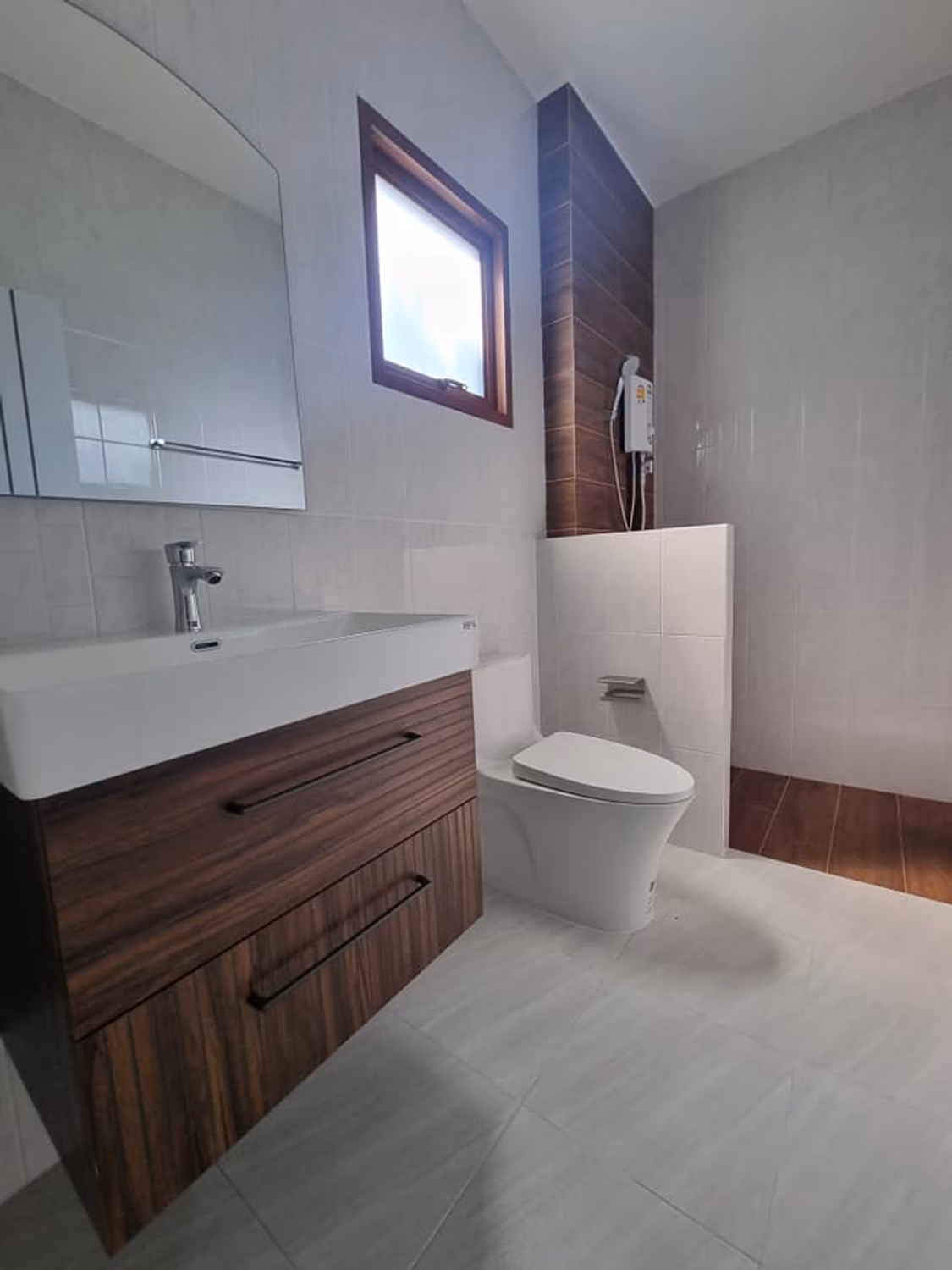 Detached House - Image 8