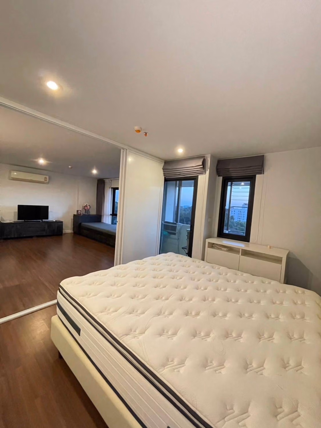 Condo - Image 8