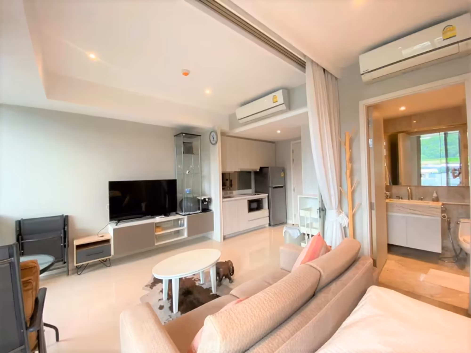 Condo - Image 2
