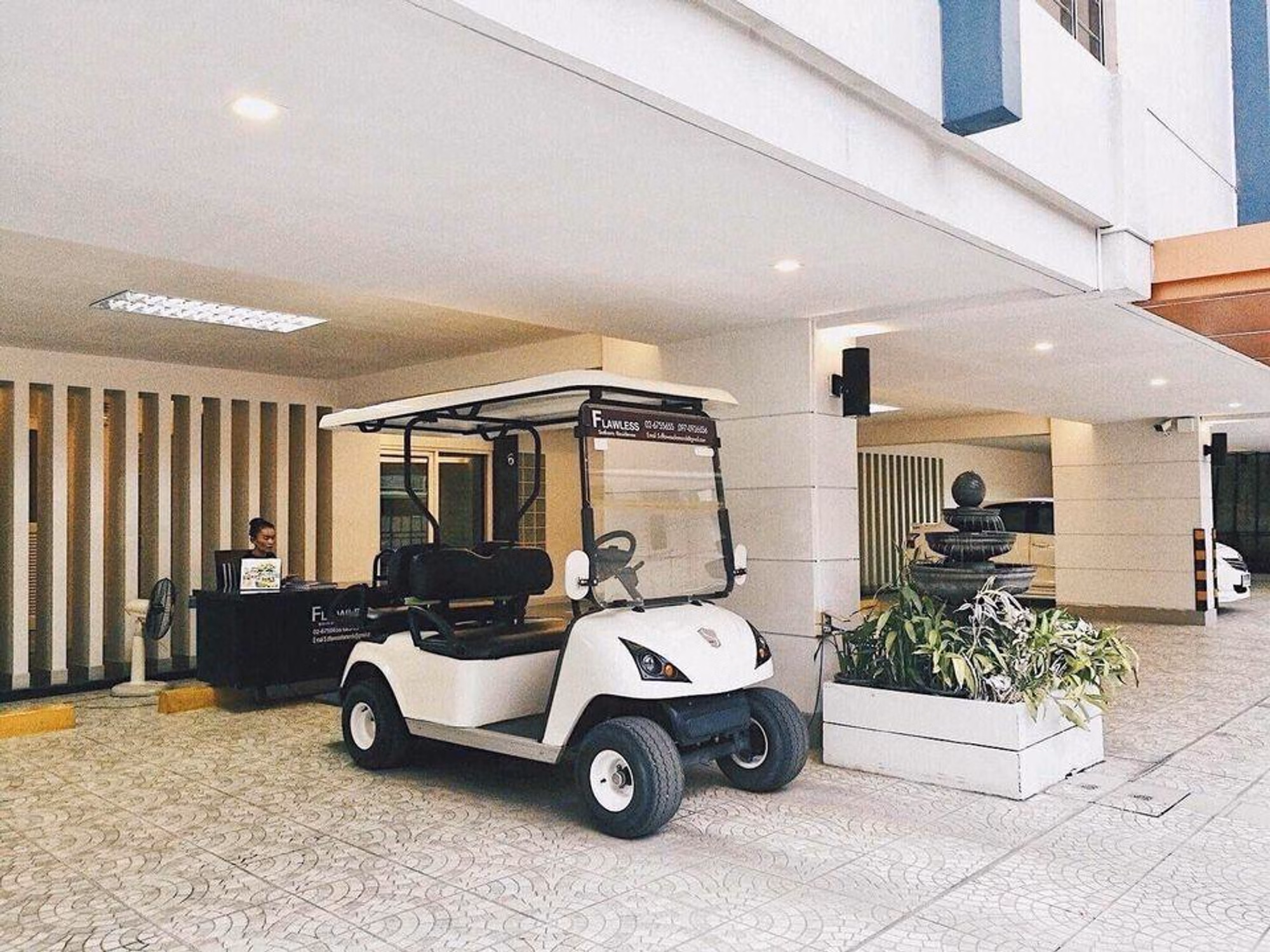 Flawless Sathon Residence - Image 9