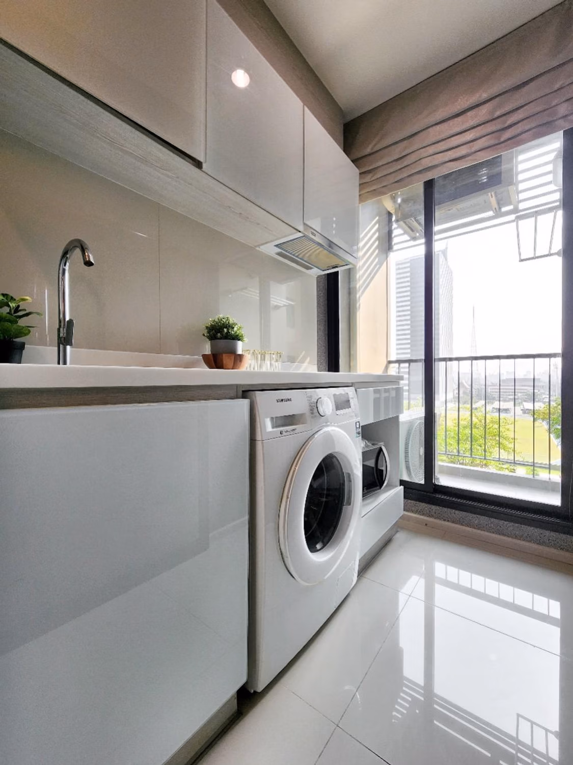 1 Bed Condo for Rent in Huai Khwang - Image 13