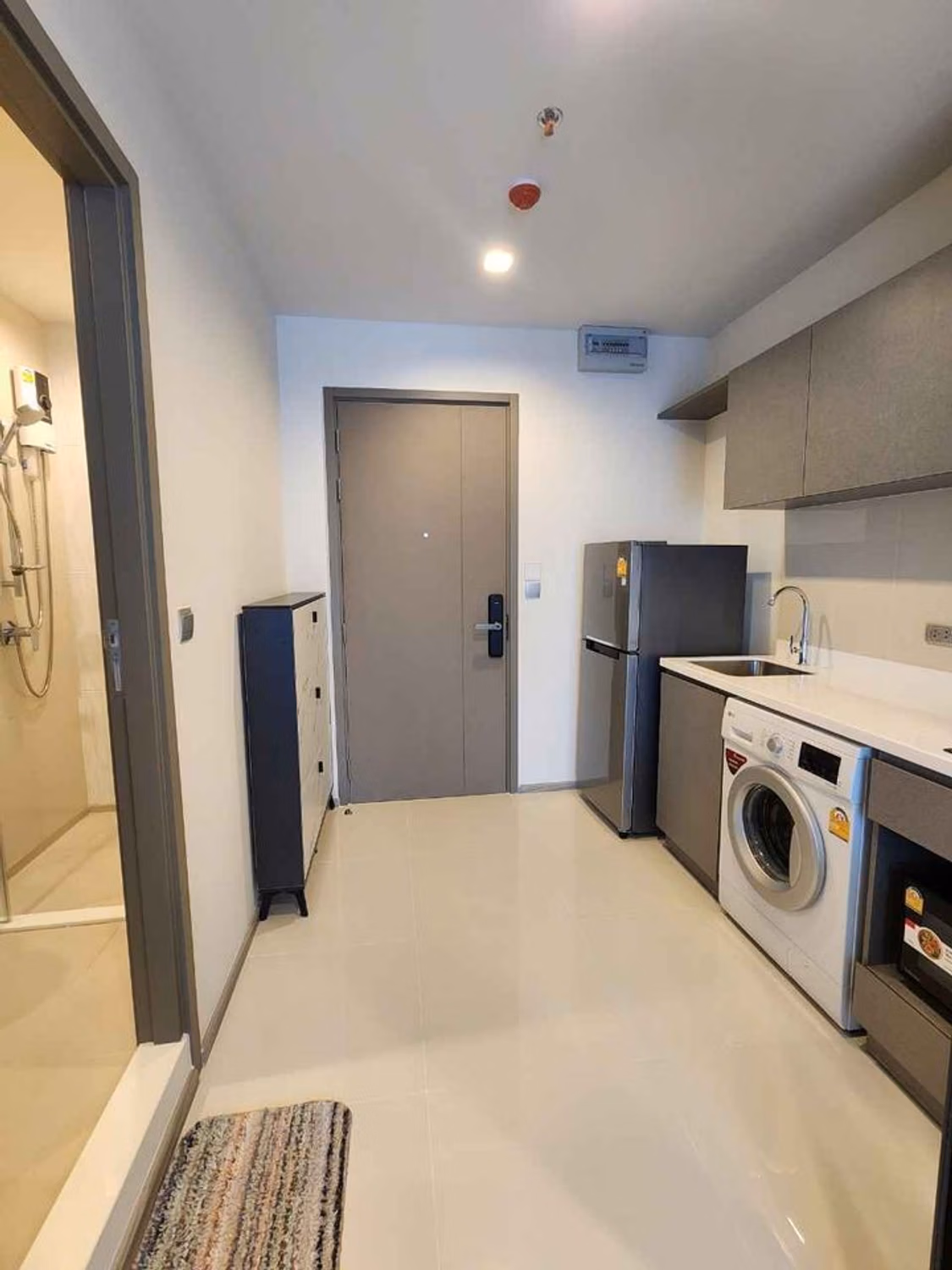 Condo for Rent at Life Asoke Hype - Image 5