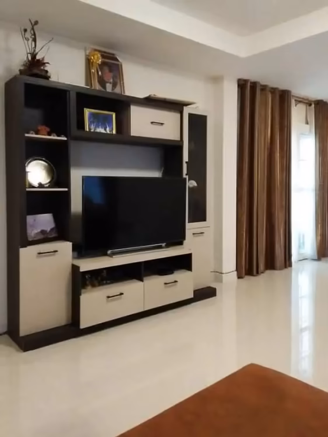 5 Bedroom House - Image 3