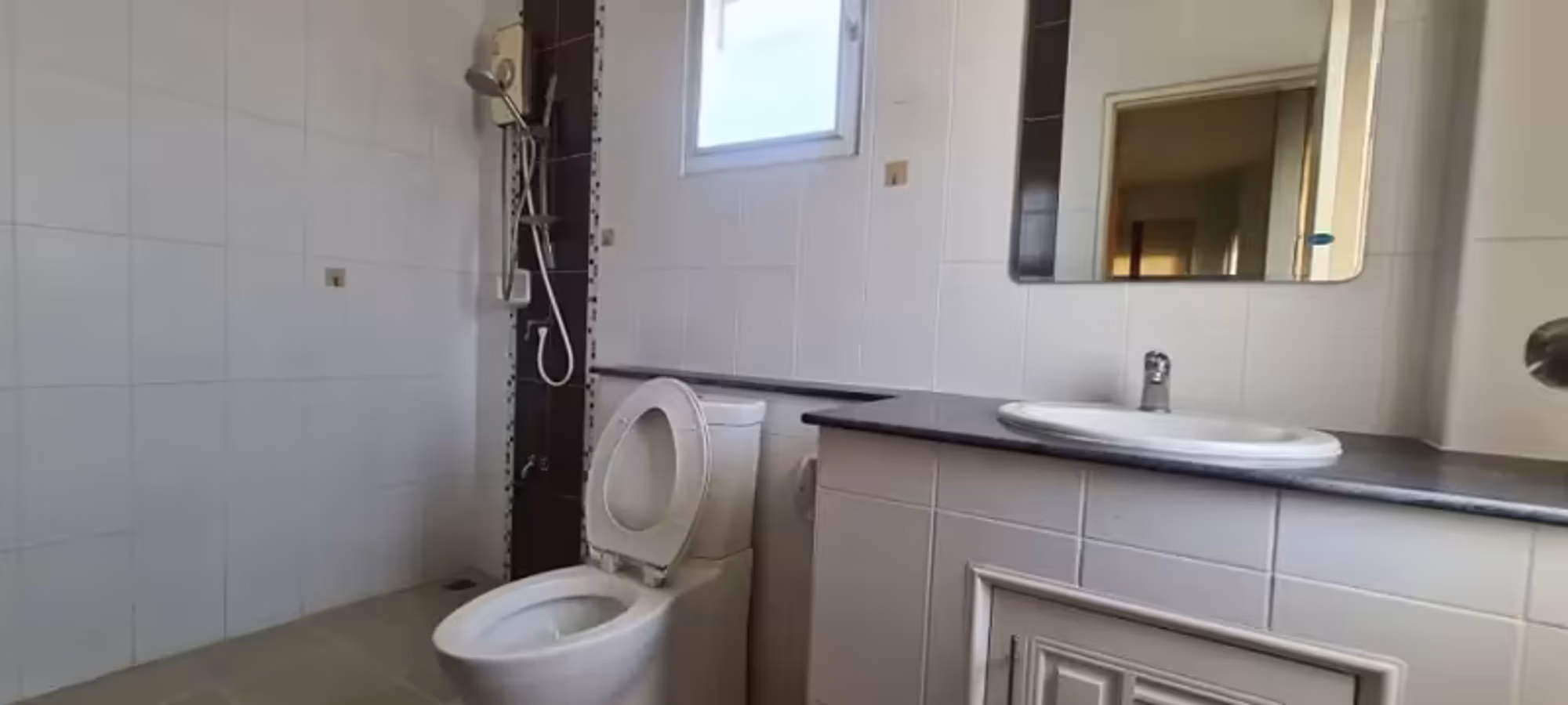 3 Bedroom House - Image 10