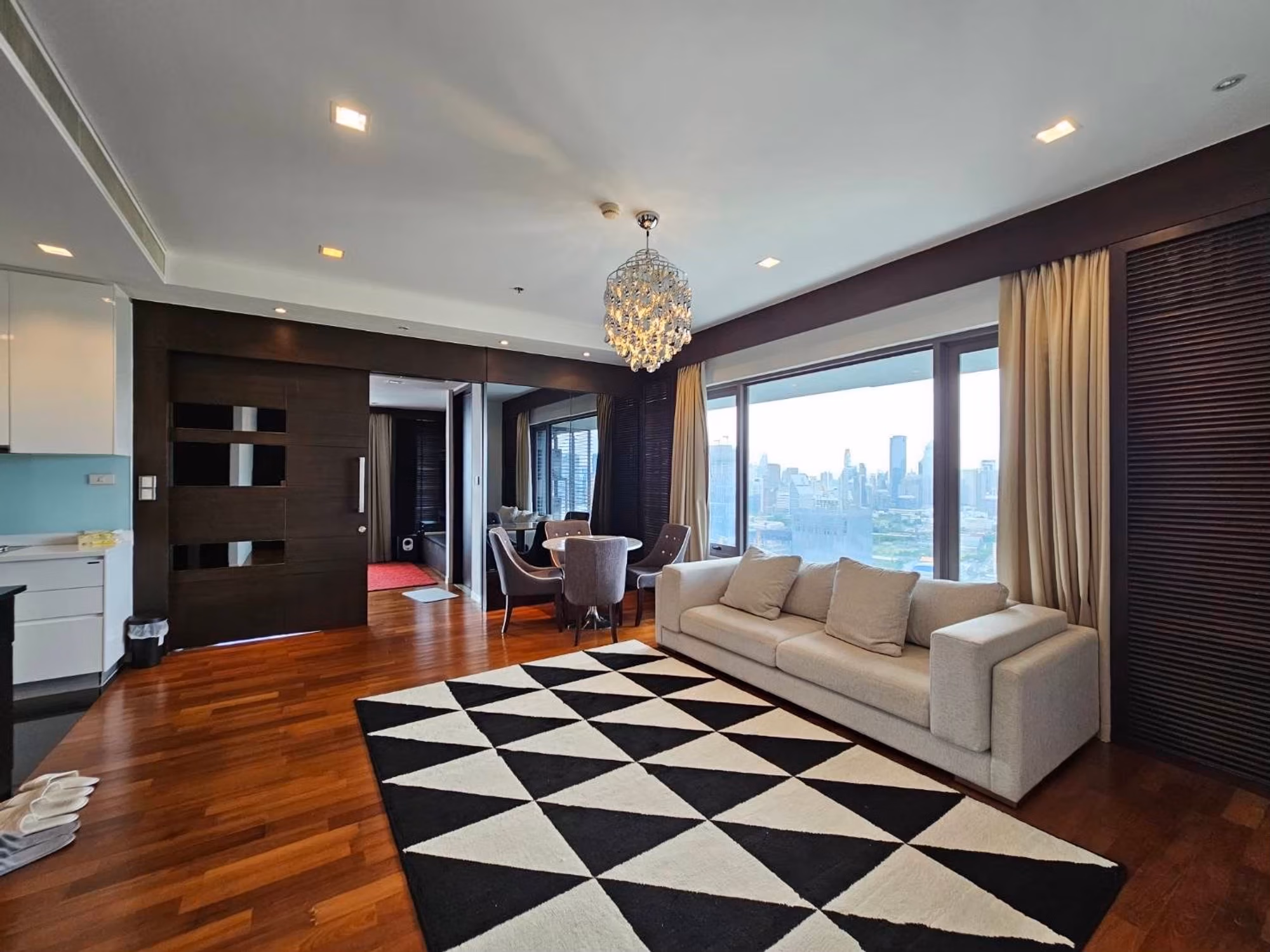 1 Bed Condo for Rent and Sale in Sathon - Image 5
