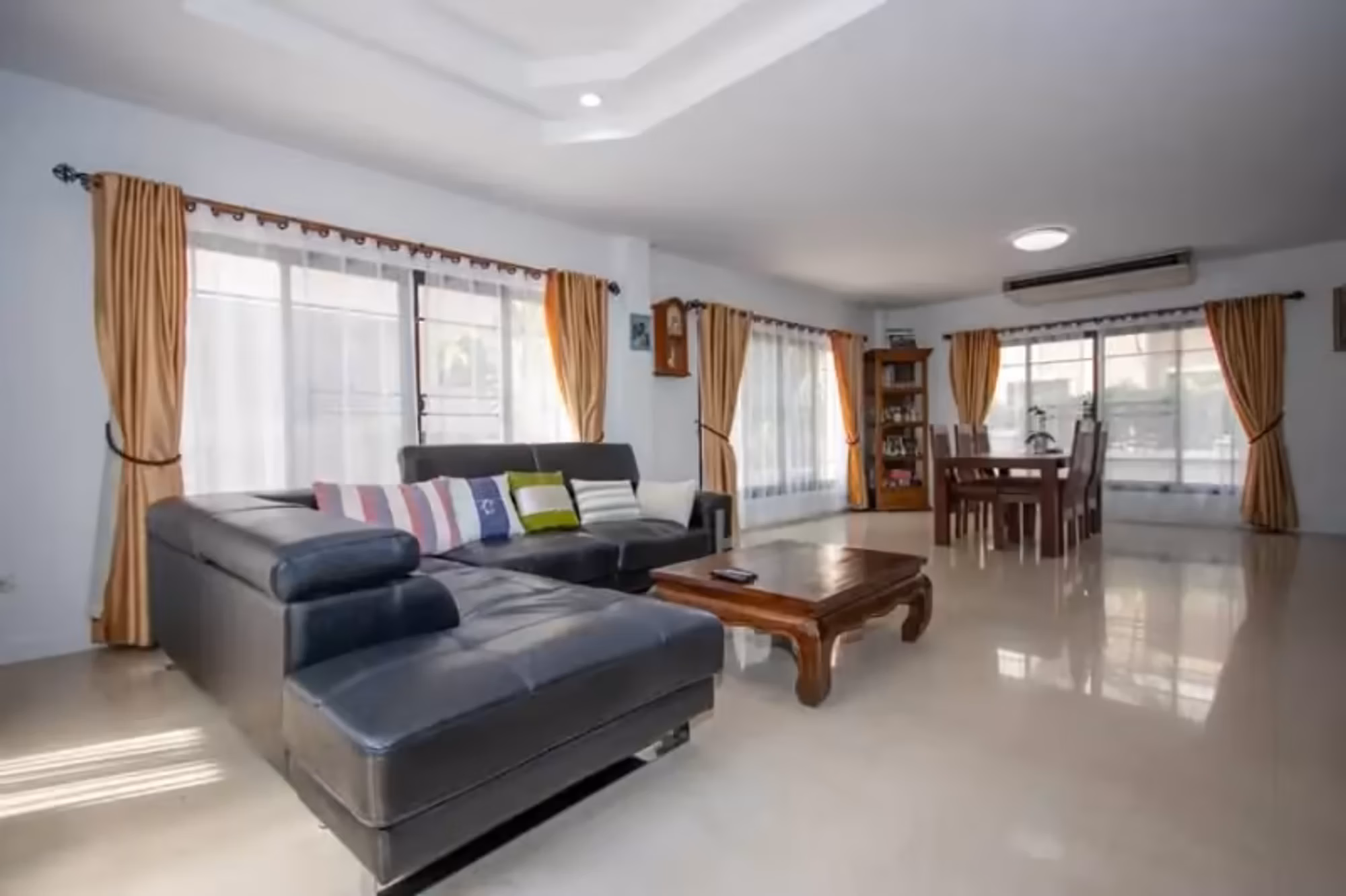 4 Bedroom House - Image 16
