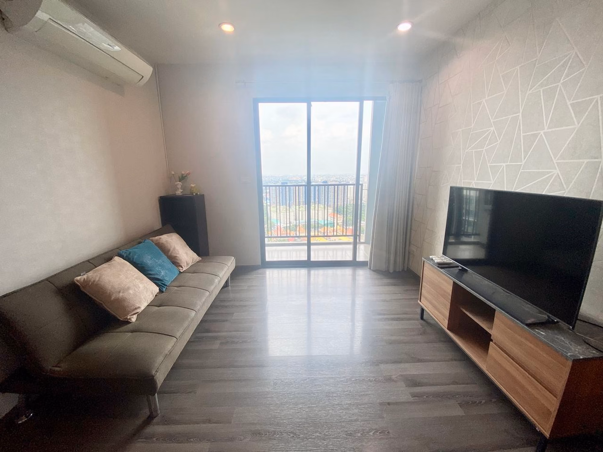 2 Bed Condo for Sale in Watthana - Image 2