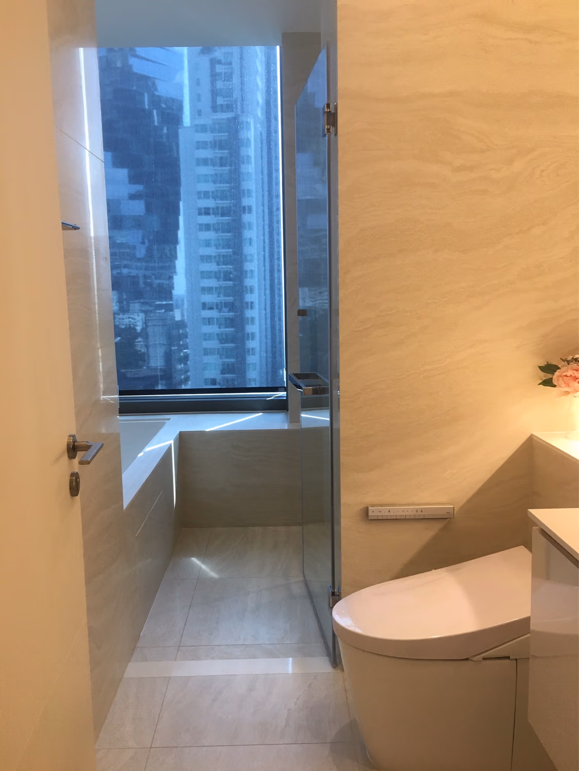 Condo for Rent at The Strand Thonglor - Image 15