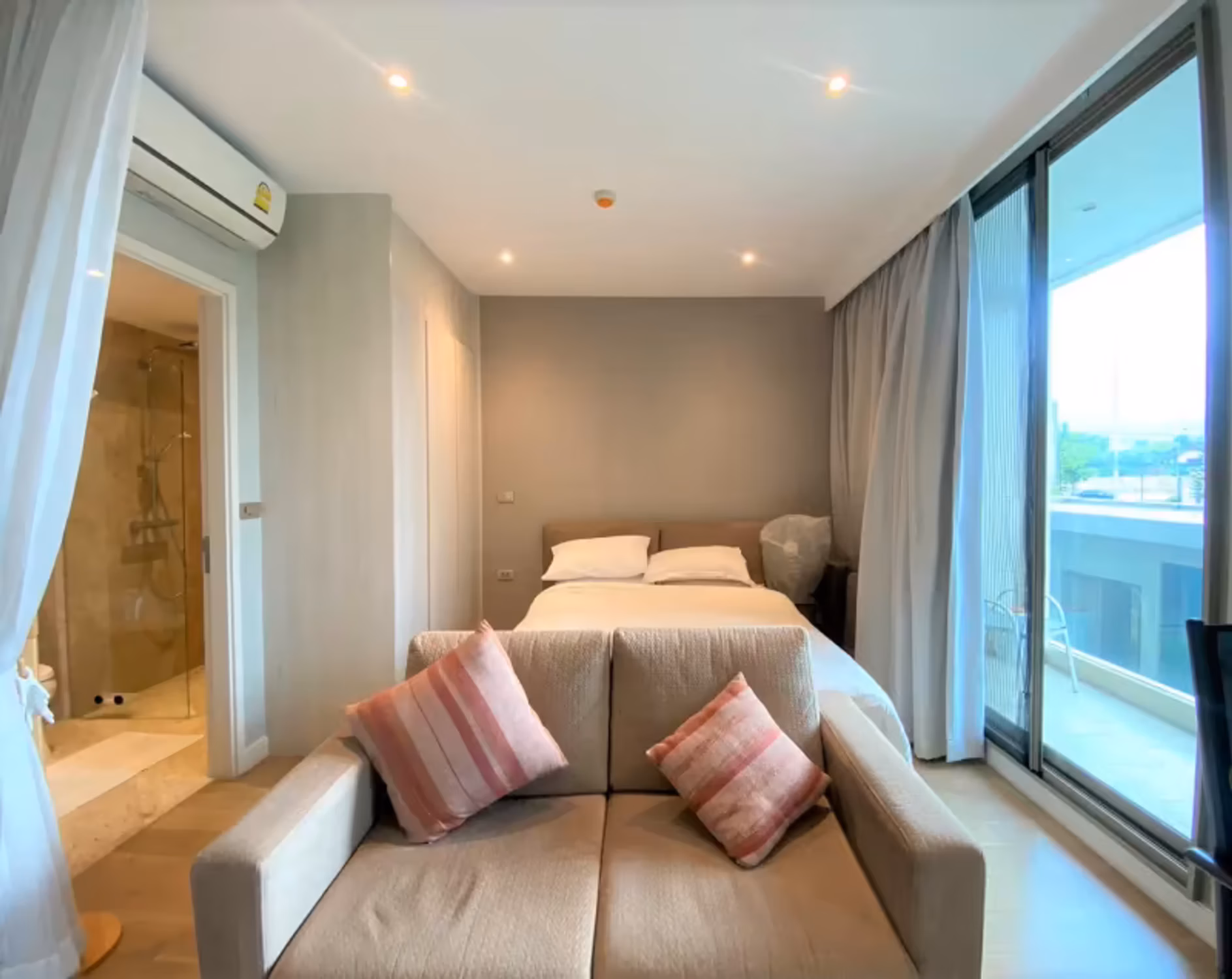 Condo - Image 12