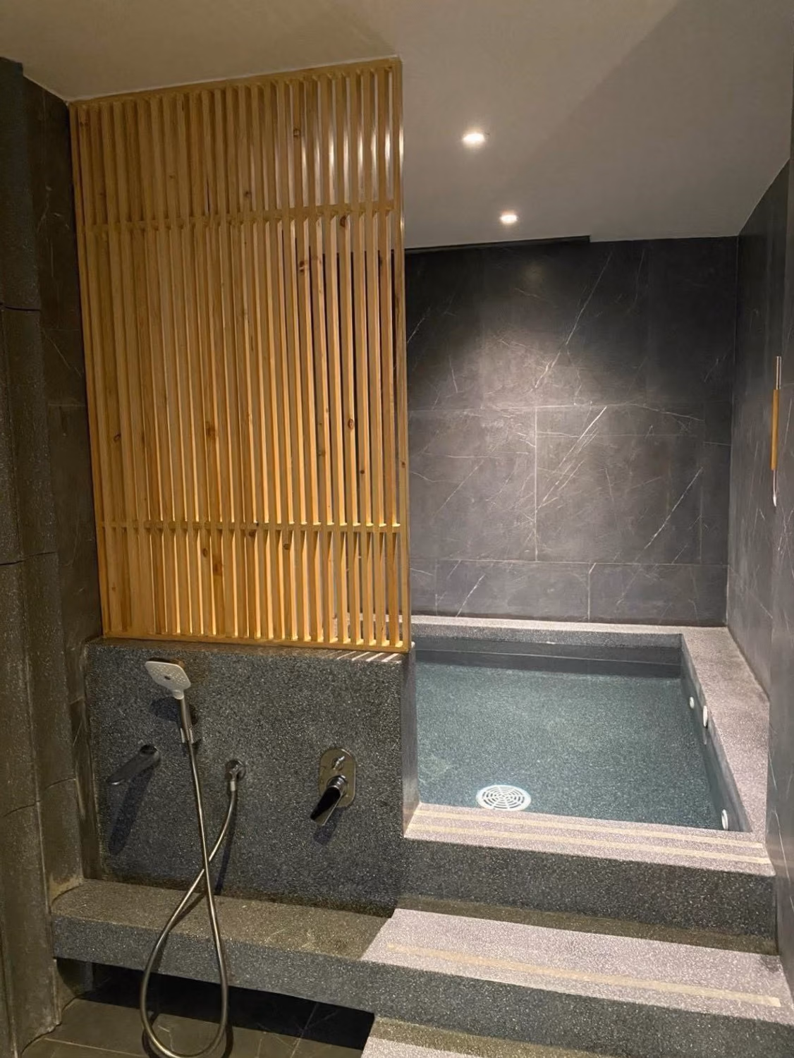 1 Bed Condo for Rent in Watthana - Image 10