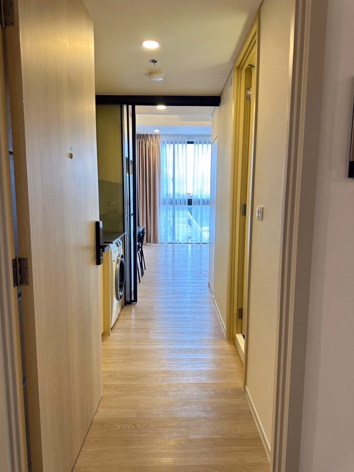 1 Bed Condo for Rent in Huai Khwang - Image 5