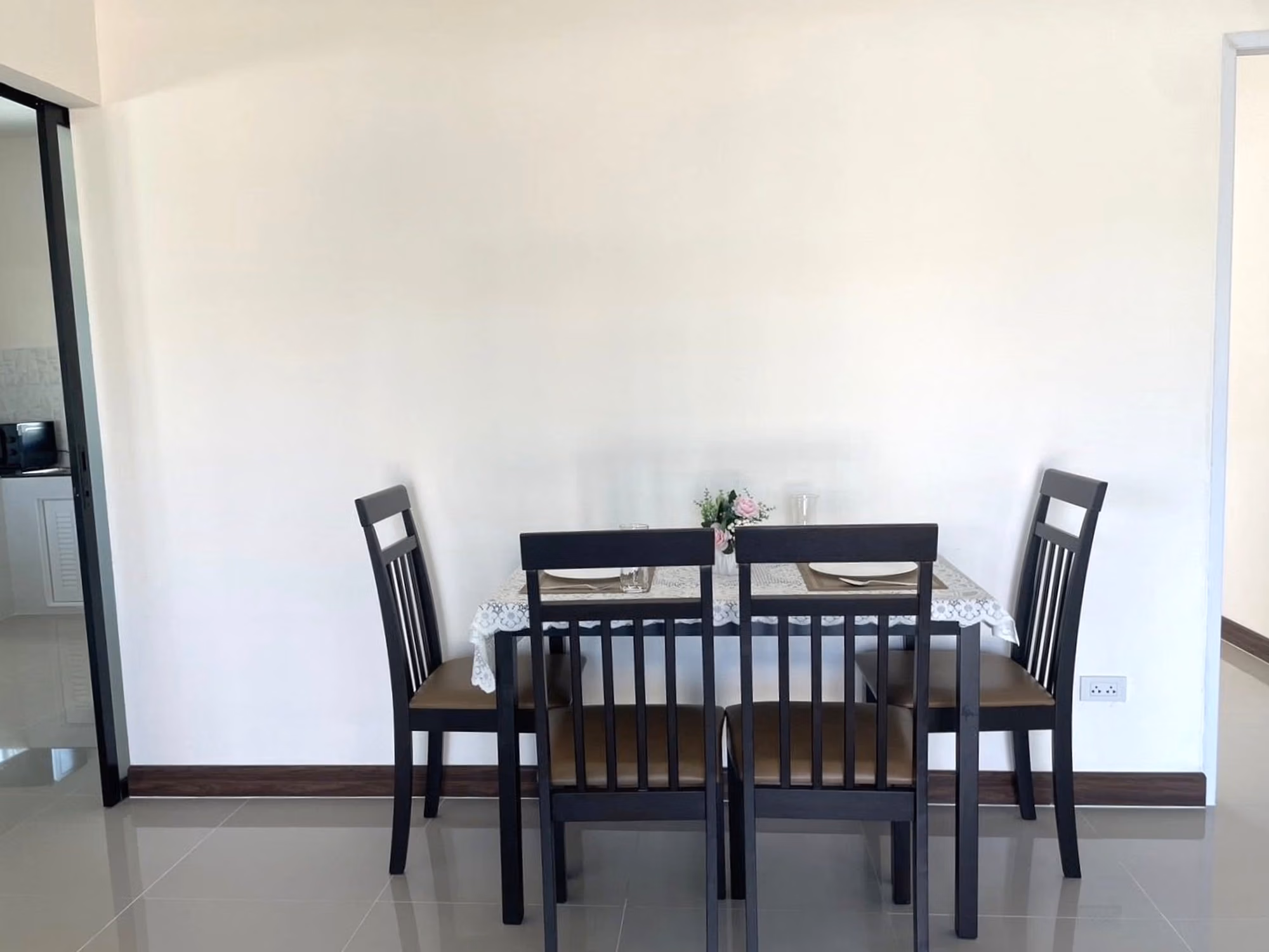 3 Bed House for Rent in San Sai - Image 5
