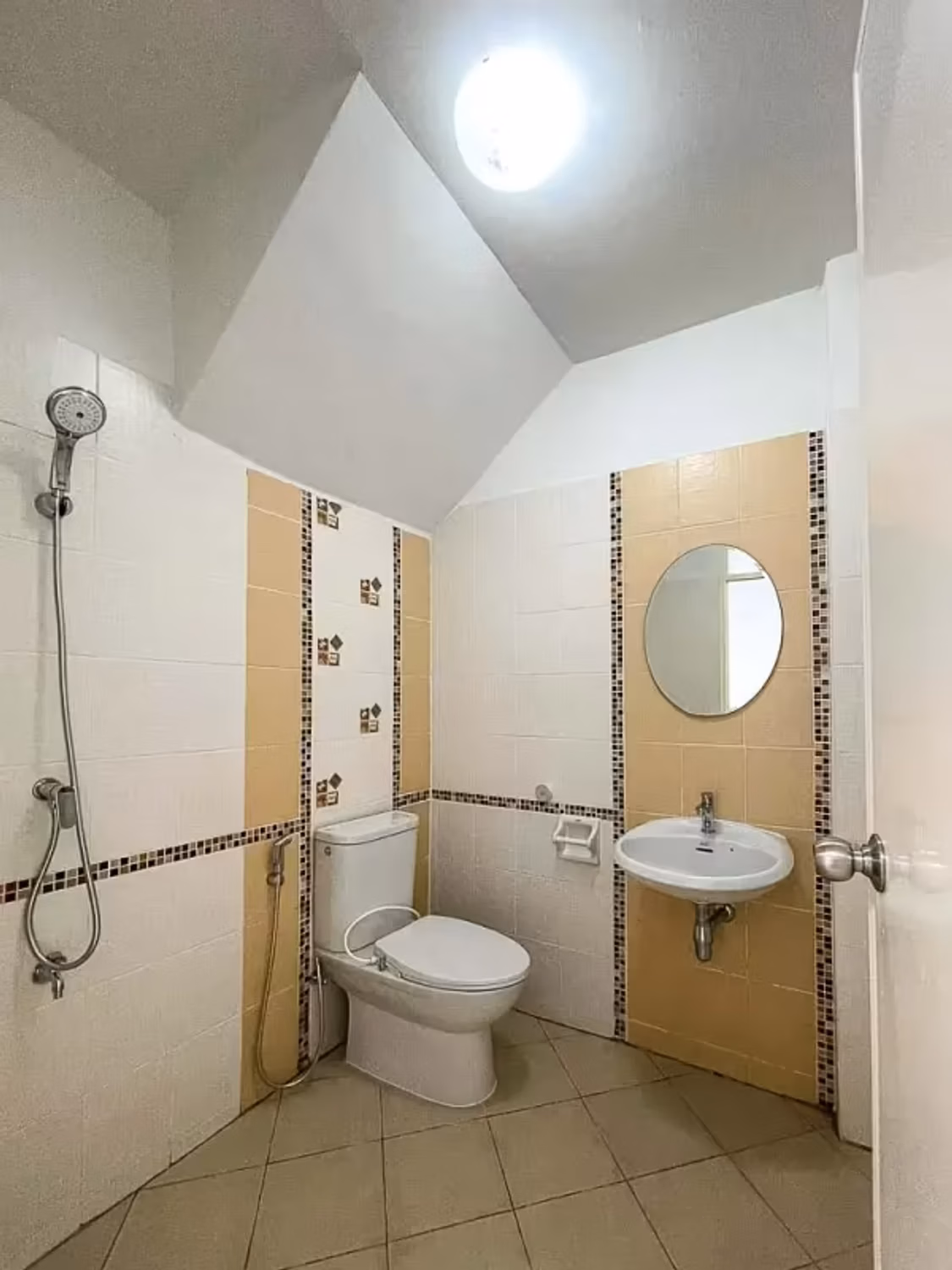 3 Bedroom House - Image 12