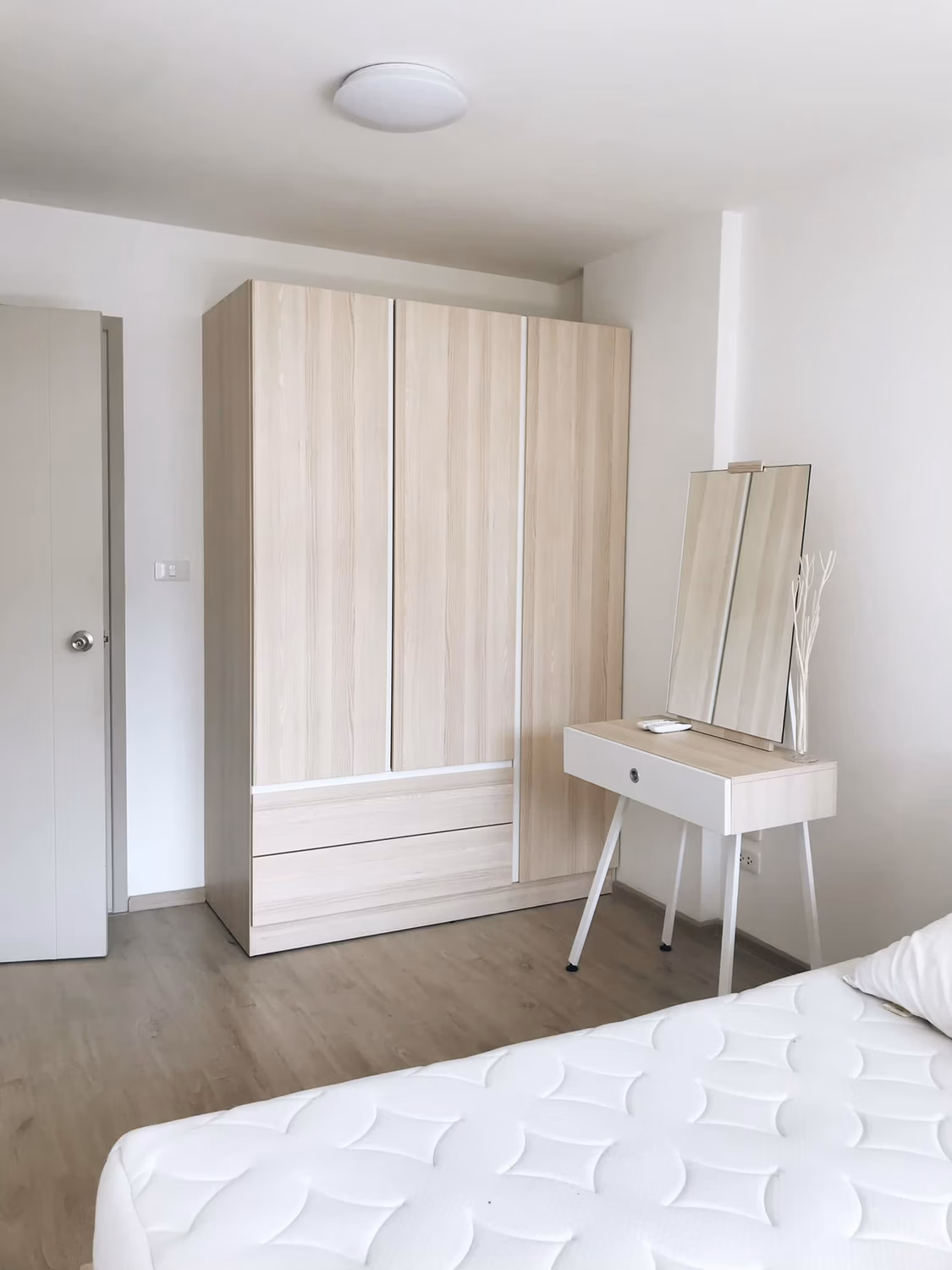 Condo - Image 8