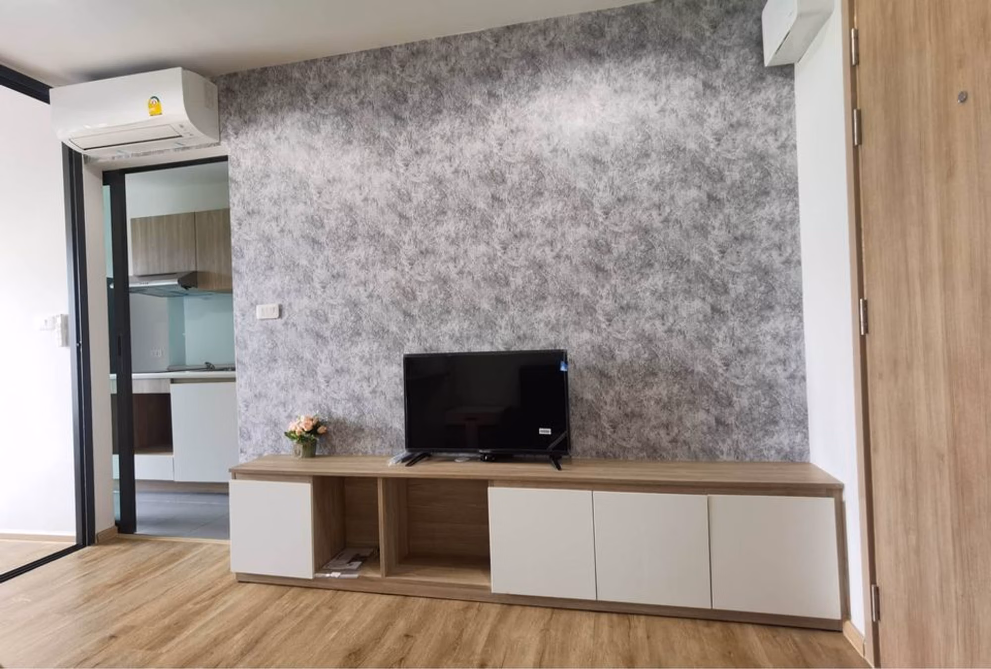 Condo - Image 3