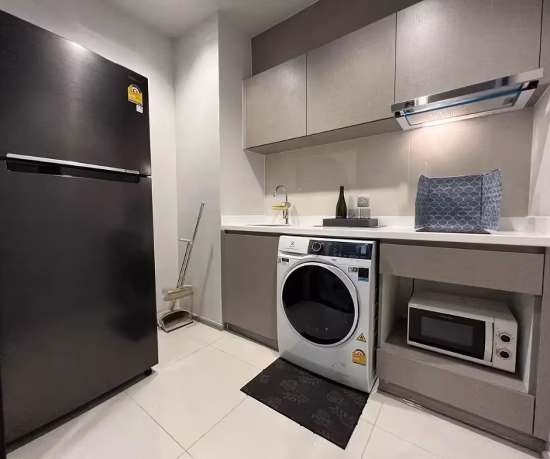 Condo for Rent at Life Asoke - Rama 9 - Image 4