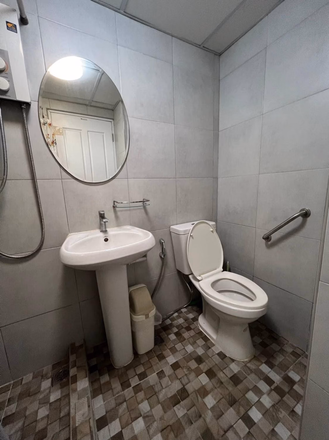 Condo for Rent at Fifty Resident Condominium - Image 6