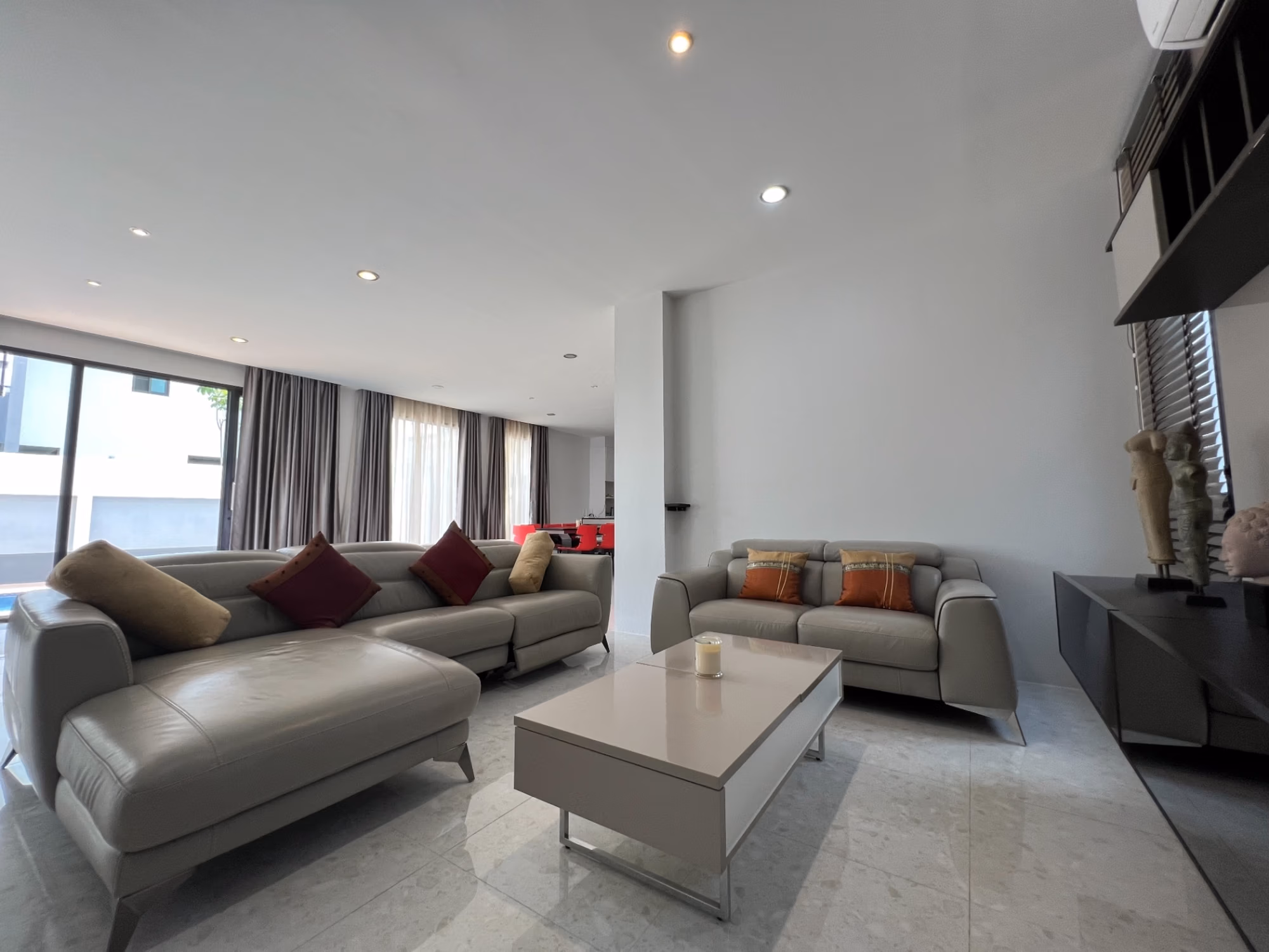 5 Bed House for Sale in Hang Dong - Image 6