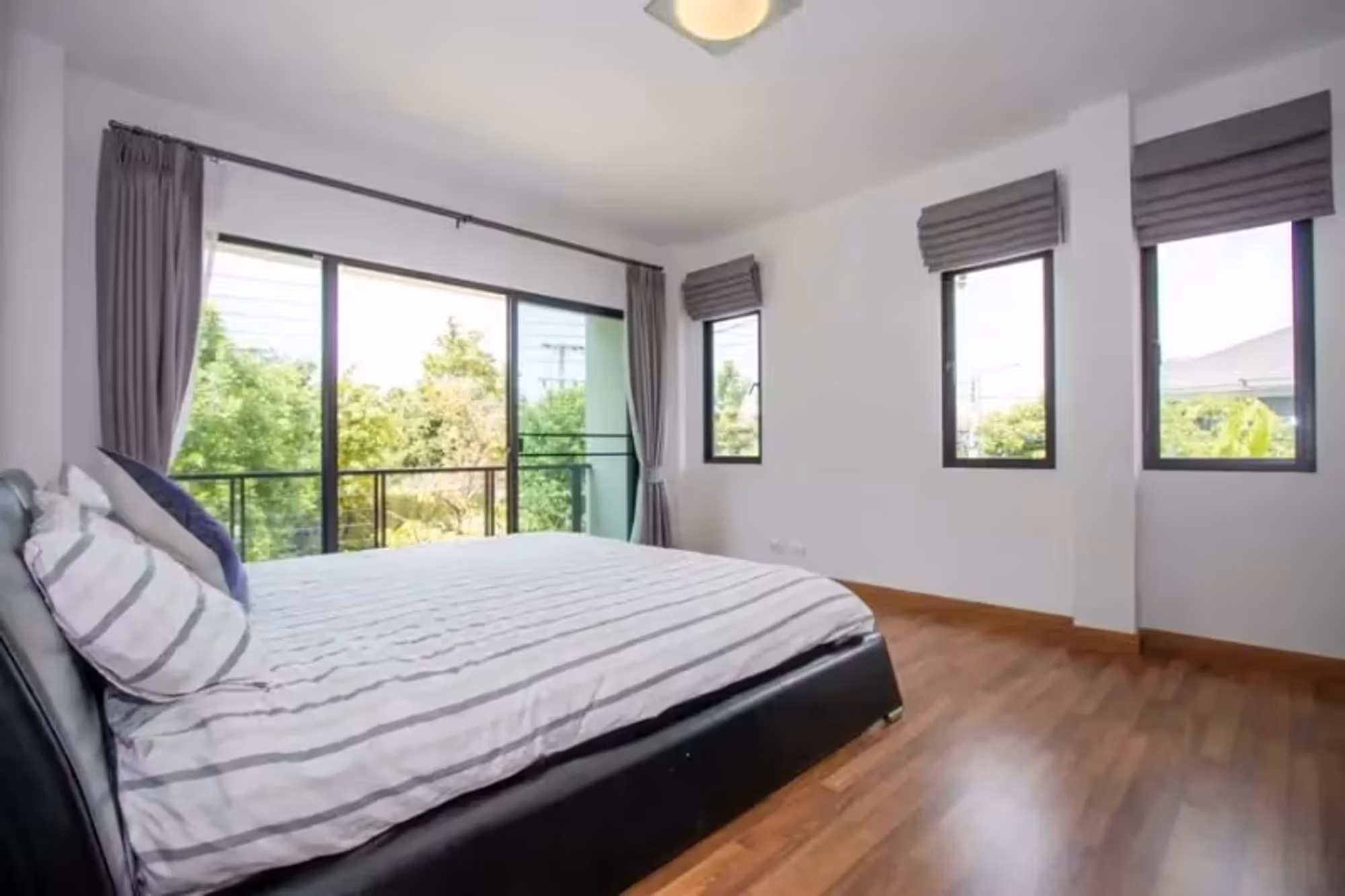 4 Bedroom House - Image 17