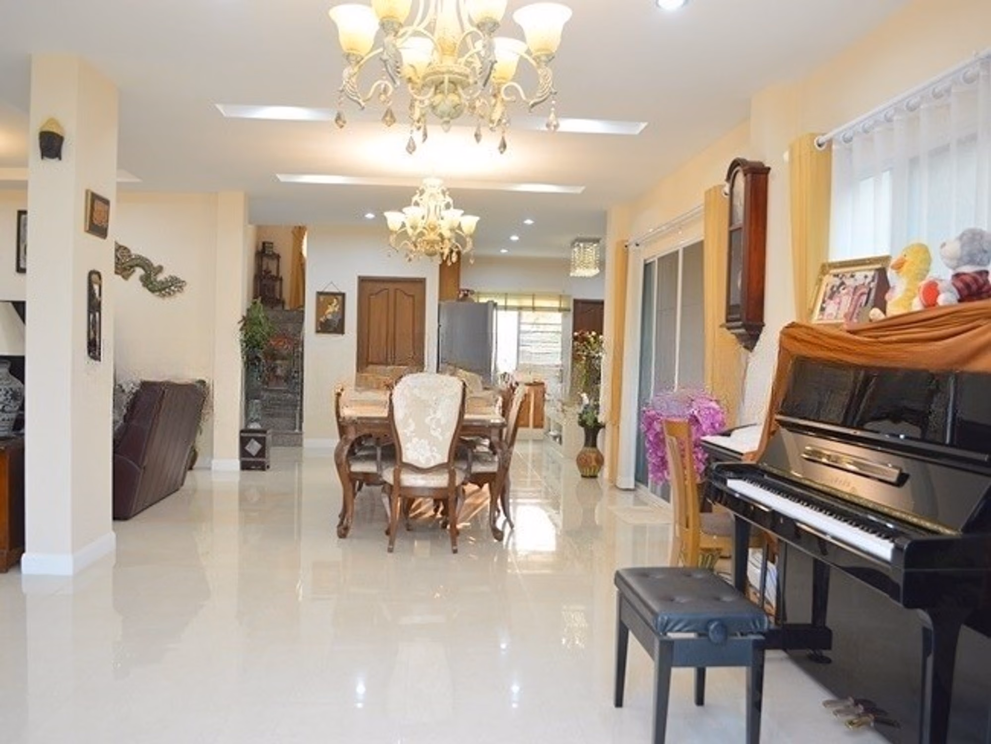 6 Bed House for Sale in San Sai District - Image 1